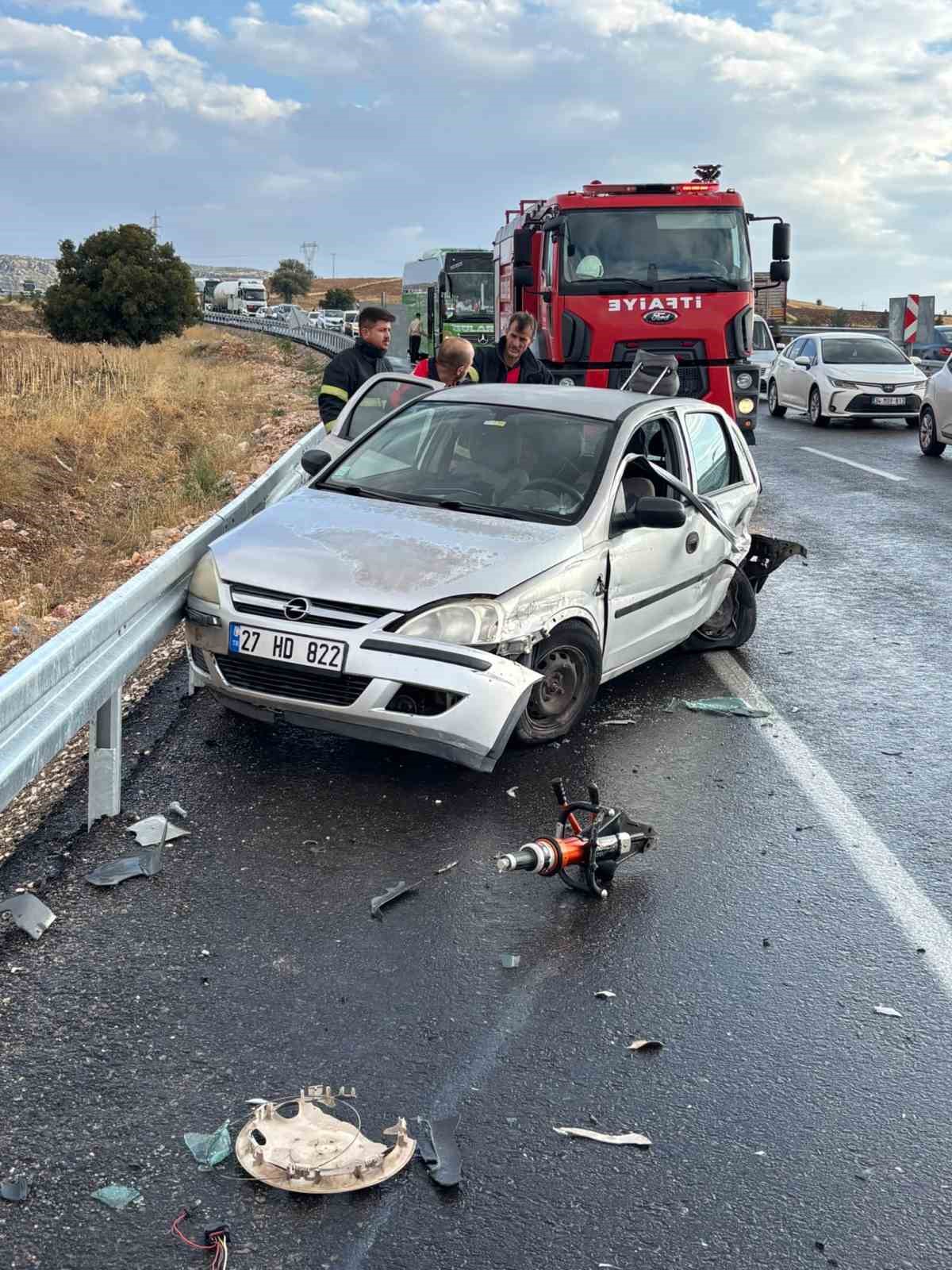 ADIYAMAN’DA DÖRT ARAÇ ZİNCİRLEME KAZA YAPTI: 4 YARALI