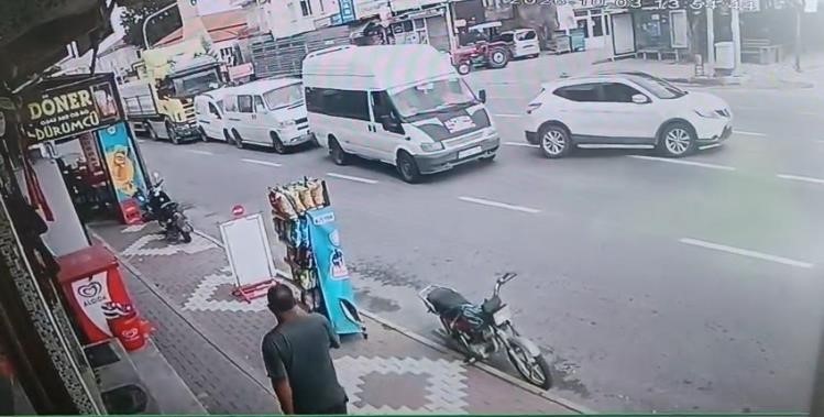 NEVŞEHİR’DE TIRIN NEDEN OLDUĞU ZİNCİRLEME KAZA KAMERADA