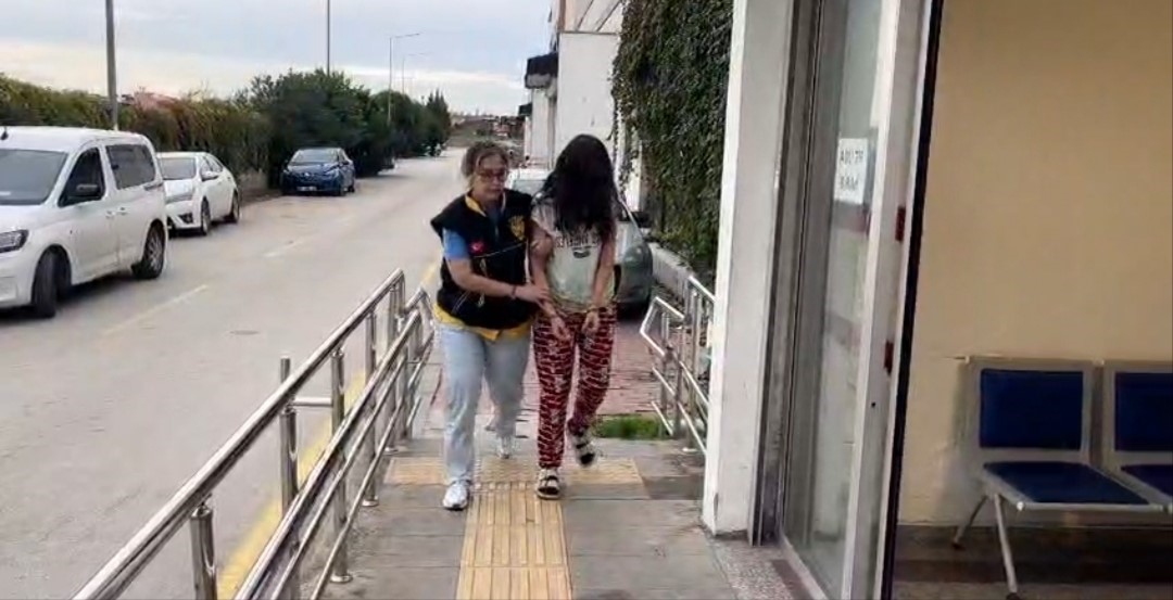 SEVGİLİSİNİN EVİNDE 3’ÜNCÜ KATTAN DÜŞMÜŞTÜ: 2 KİŞİ TUTUKLANDI