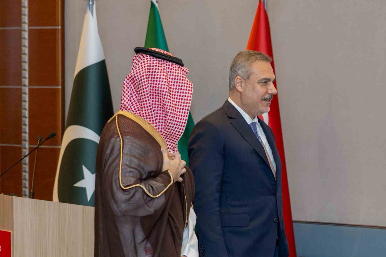 SUUDİ ARABİSTAN’DA MEKKE İTTİFAKI’NIN STRATEJİK SİYASİ VE SAVUNMA KOMİTESİ TOPLANTISI YAPILDI