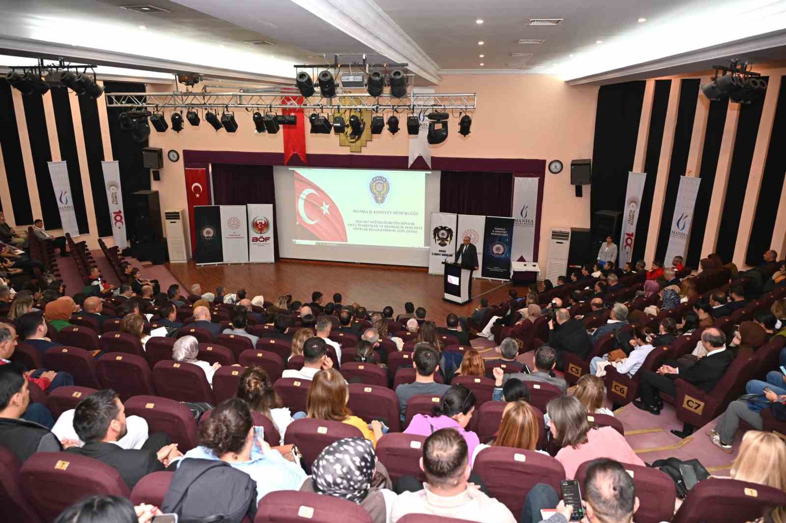 MANİSA’DA OKUL YÖNETİCİLERİ VE REHBER ÖĞRETMENLERE GÜVENLİK EĞİTİMİ
