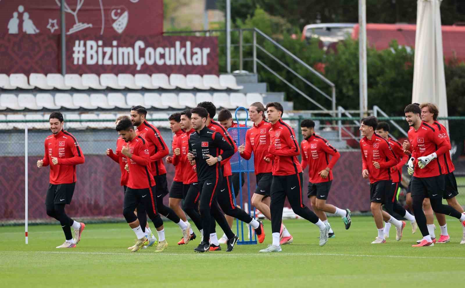 ÜMİT MİLLİ TAKIMI, MACARİSTAN MAÇI HAZIRLIKLARINI TAMAMLADI