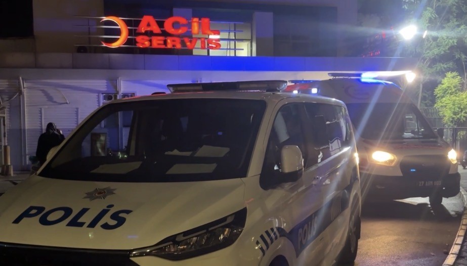 GAZİANTEP’TE ARAÇTA SİLAHLI SALDIRIYA UĞRAYAN ŞAHIS HAYATINI KAYBETTİ