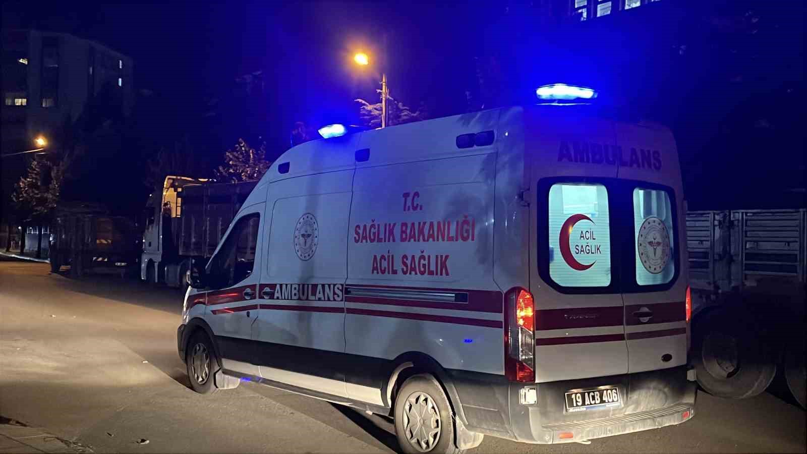 ‘DUR’ İHTARINA UYMAYAN MOTOSİKLET POLİS MEMURUNA ÇARPTI