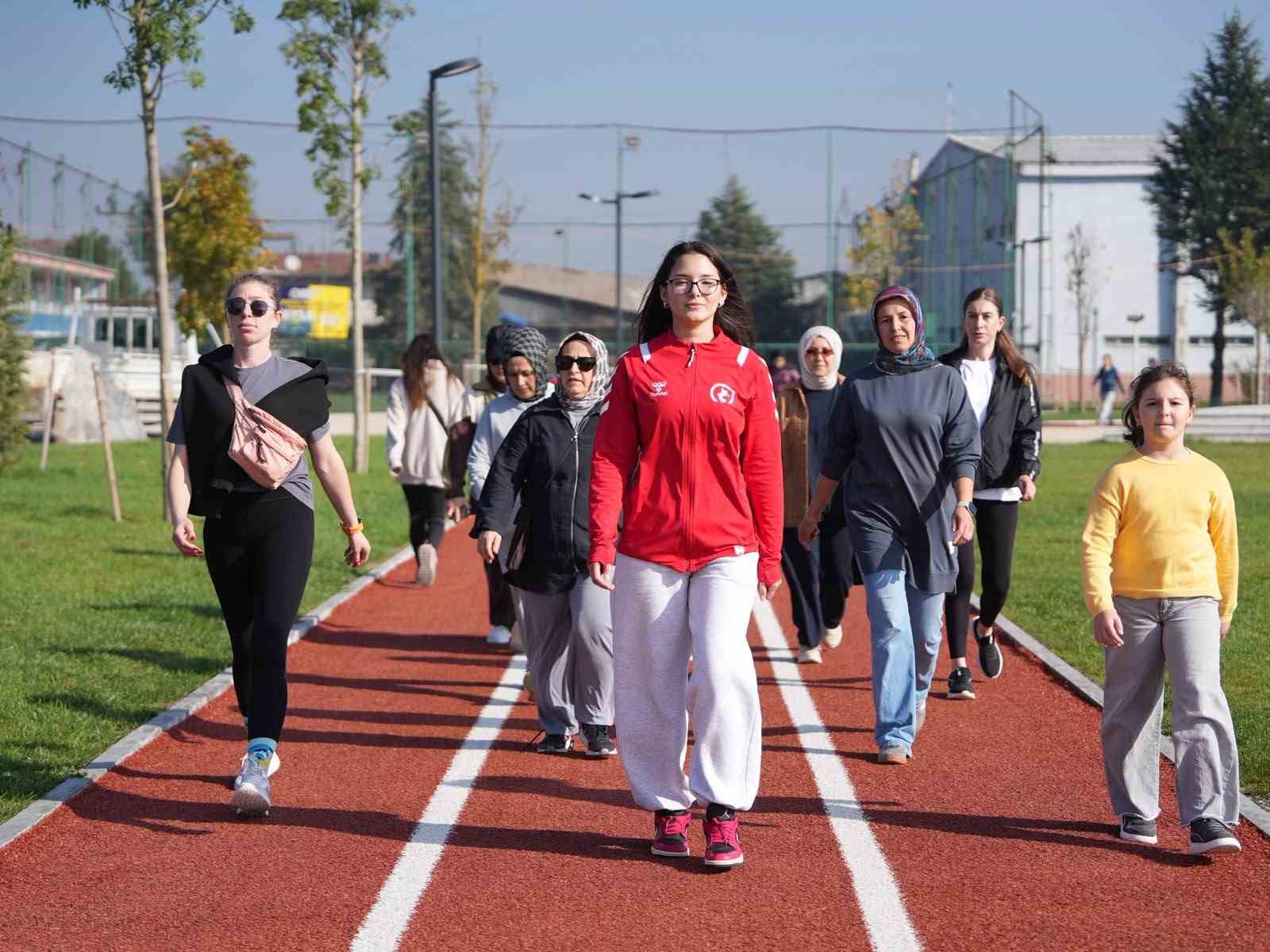 DÜZCE’DE ÇOCUKLAR OKULA, ANNELER SPORA PROJESİ BAŞLADI
