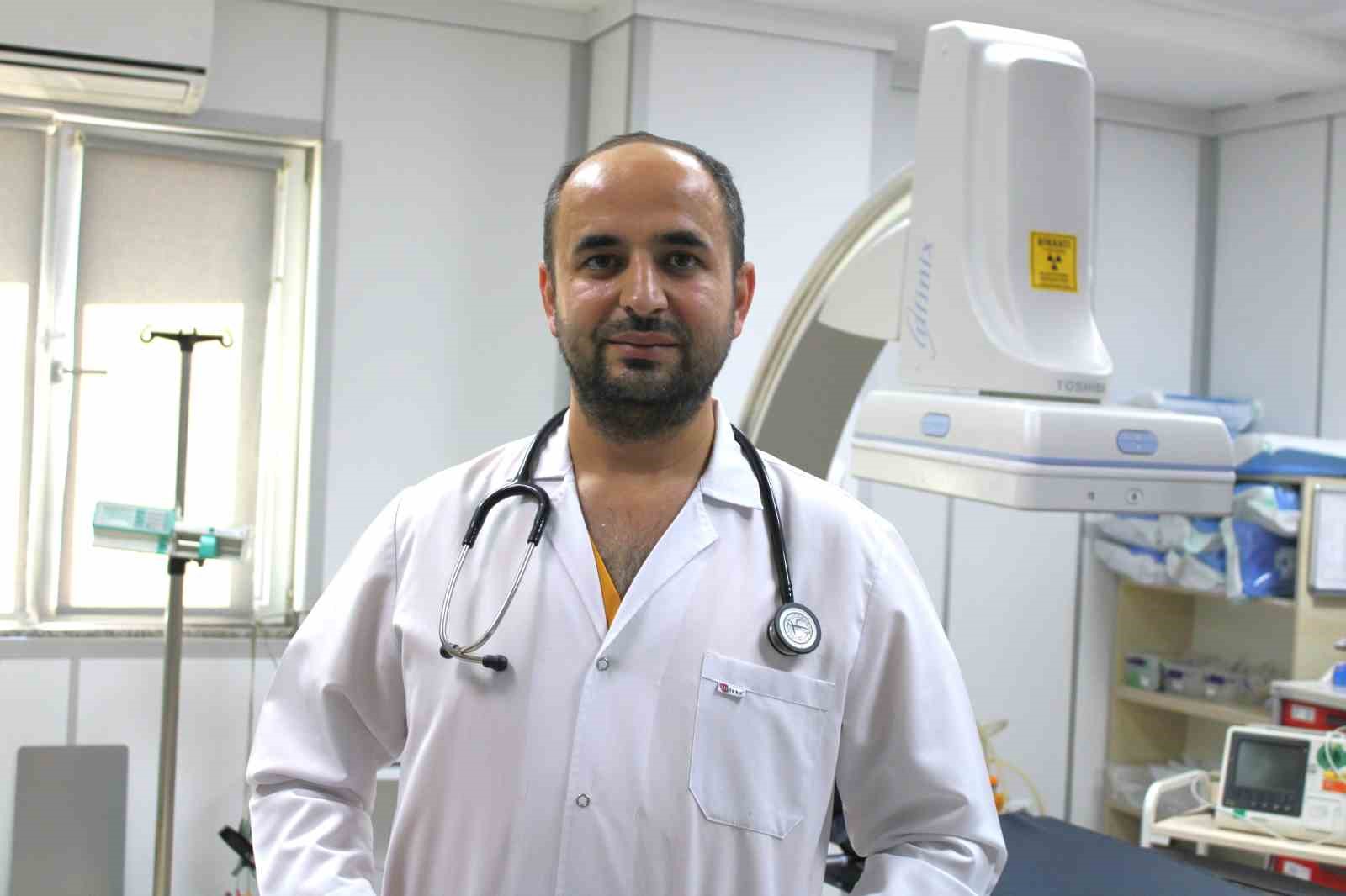 KARDİYOLOJİ UZMANINDAN GENÇLERE ‘HALI SAHA’ UYARISI
