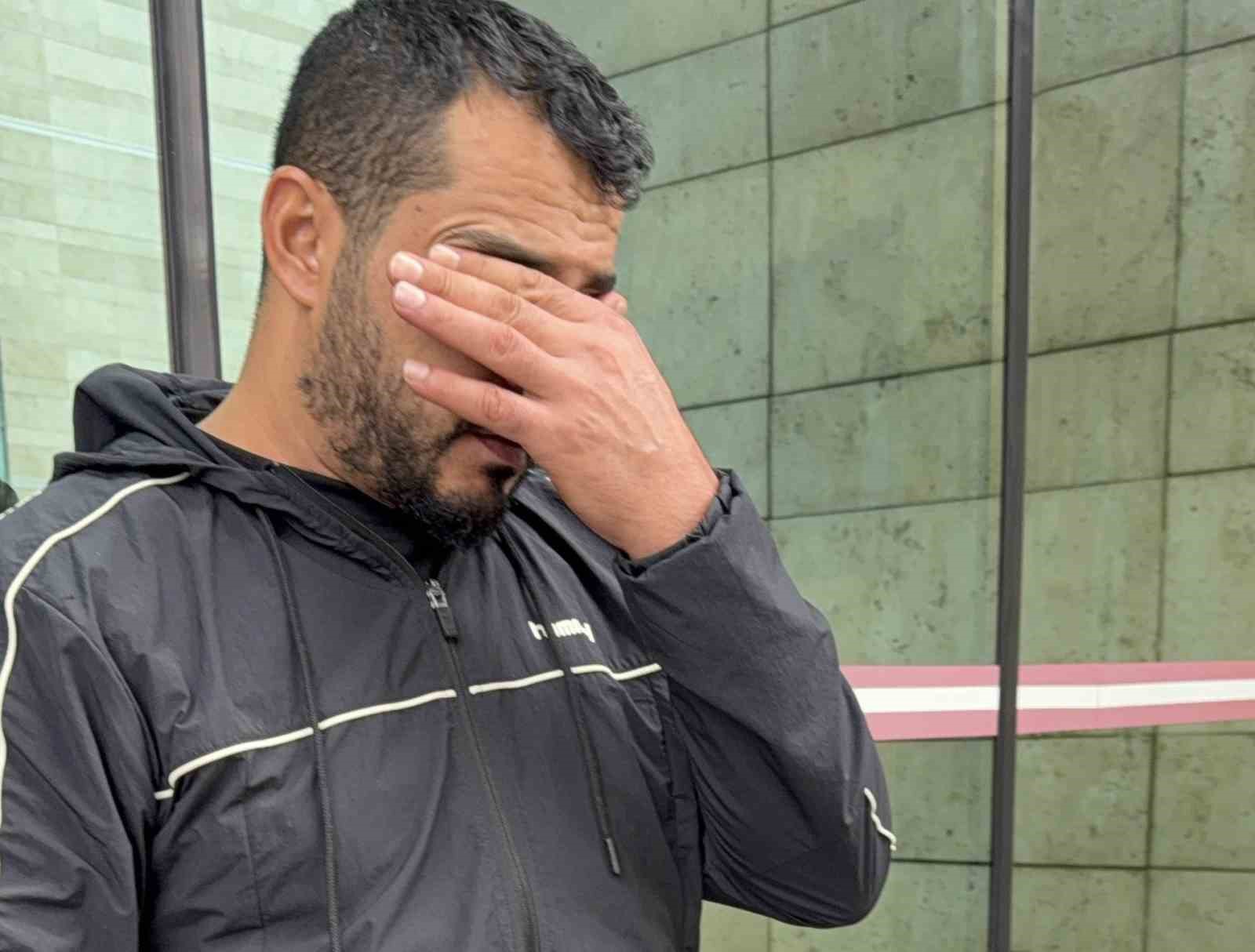 EHLİYET SINAVINDA KOPYA DÜZENEĞİYLE YAKALANDI