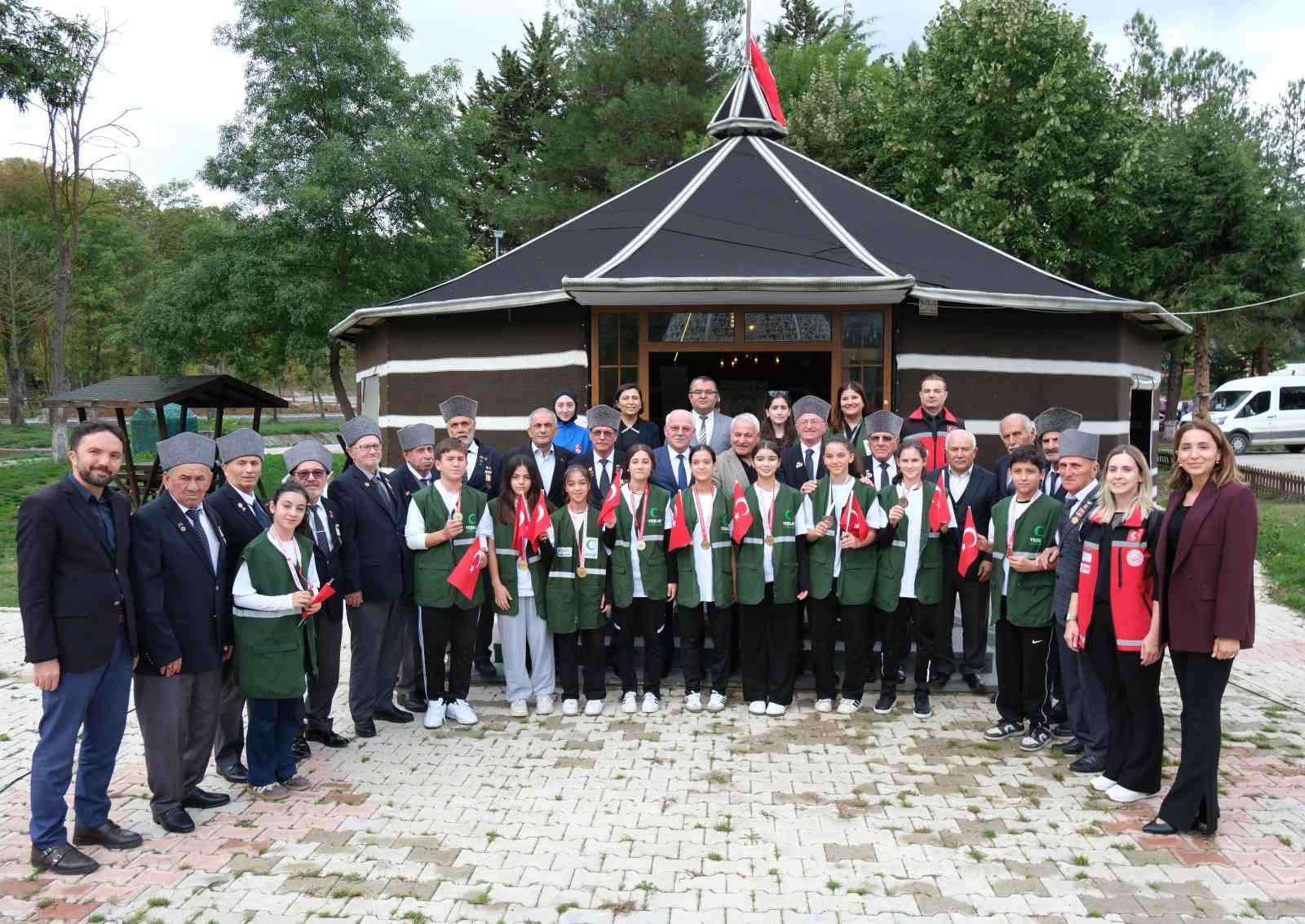GAZİLER, TECRÜBELERİNİ GENÇ SPORCULARA AKTARDI