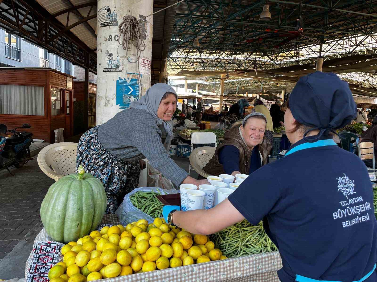 AYDIN’DA PAZAR YERLERİNDE SICAK ÇORBA İKRAMI BAŞLADI