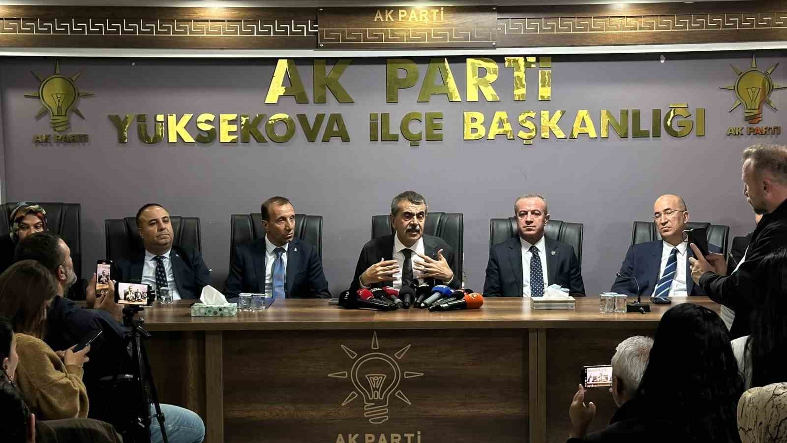BAKAN YUSUF TEKİN: "O ÖĞRENCİMİZİ KAYBETTİK"