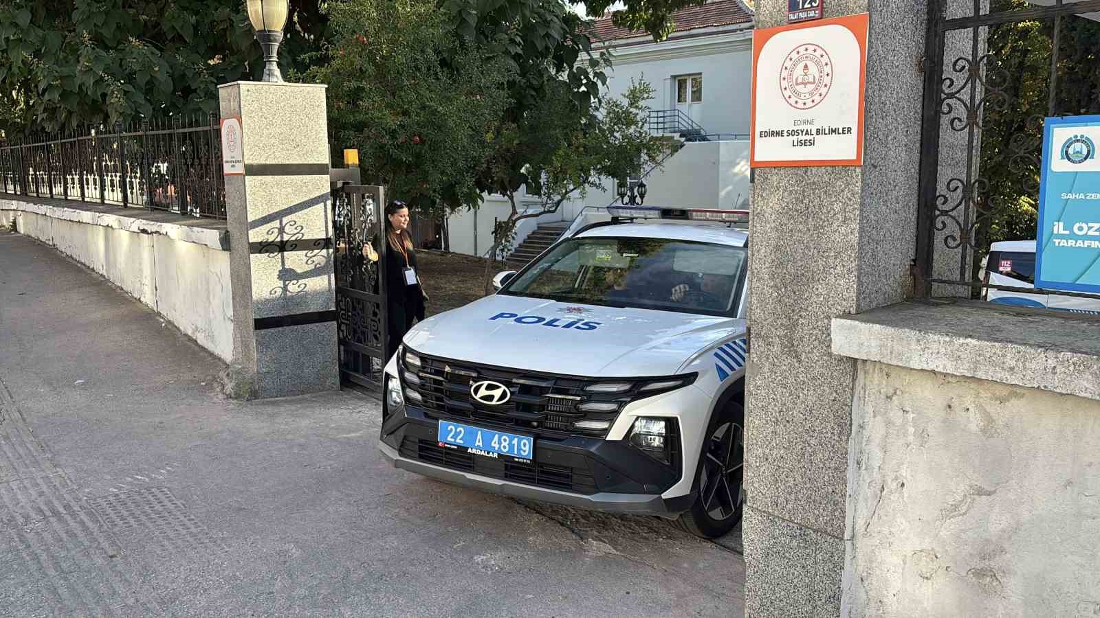 EDİRNE’DE OKULDA DENEY SONRASI KİMYASAL KOKU PANİĞİ