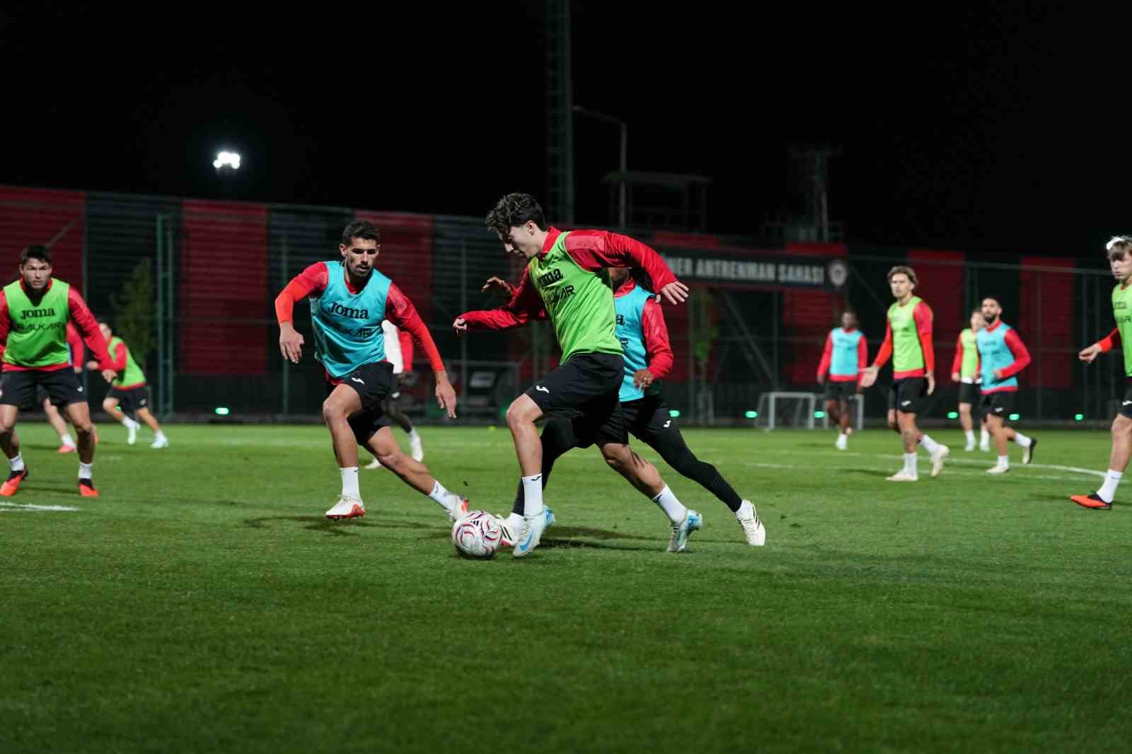 ÇORUM FK, GAZİANTEP FK HAZIRLIKLARINI SÜRDÜRDÜ
