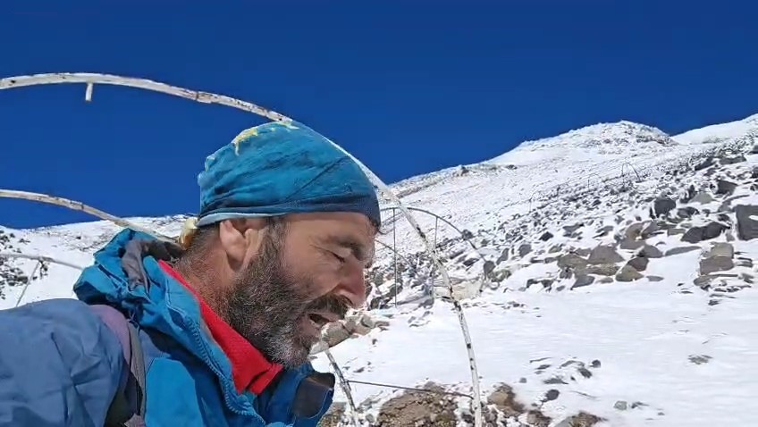 DİYARBAKIRLI DAĞCI AĞRI DAĞI’NDA FIRTINAYA YAKALANDI