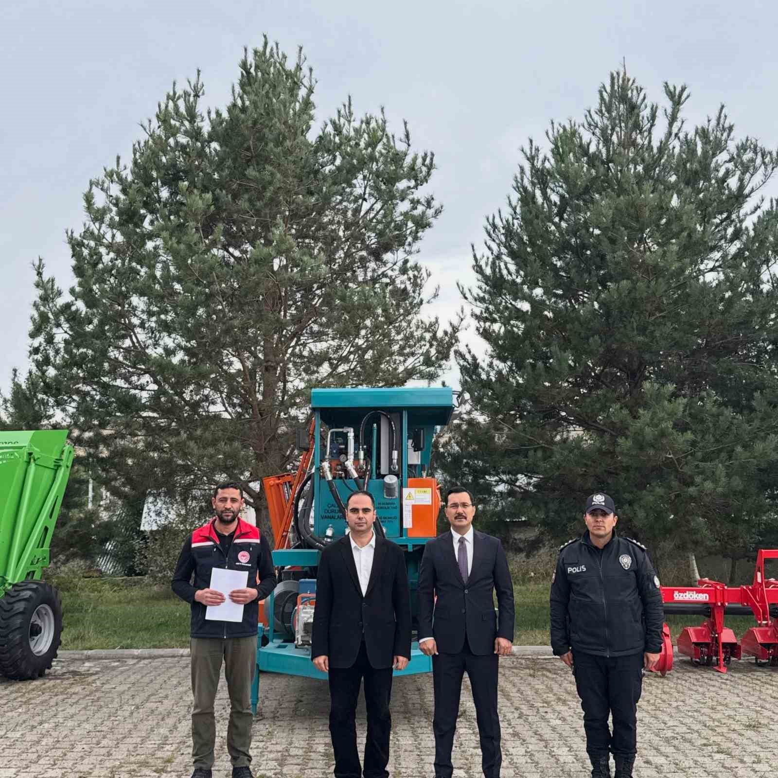 AKYAKA’DA TARIMSAL ÜRETİME MAKİNE DESTEĞİ
