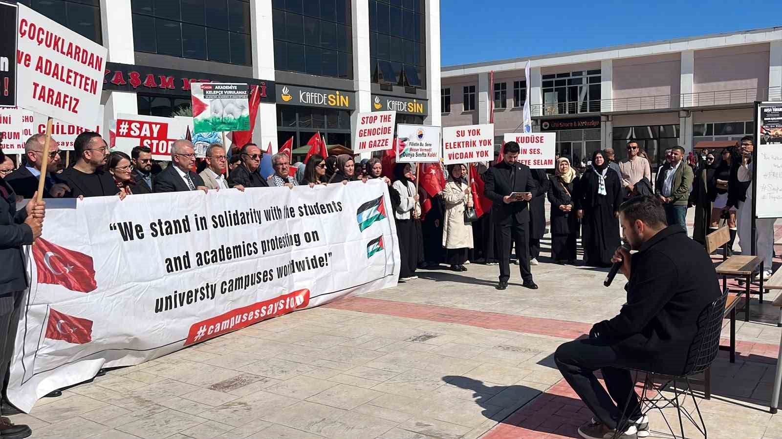 Sinop Üniversitesi'nde Anlamlı Etkinlik: Gazze'deki Katliama Boş Sıralarla Dikkat Çekildi 1791378129 7b49280822b982087d27bf27ac3b8b54 detail 1