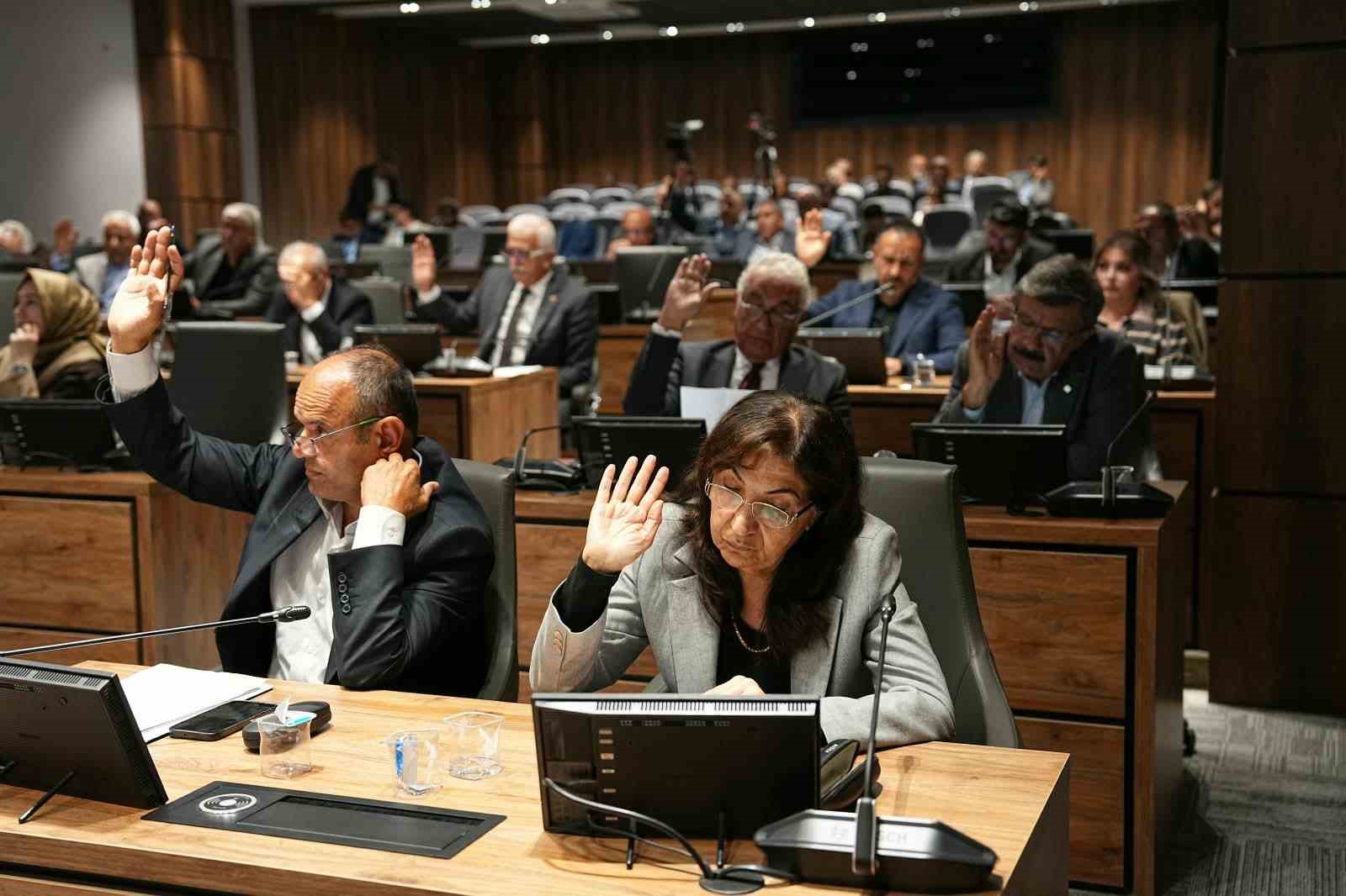 YEŞİLYURT BELEDİYE MECLİSİ EKİM AYI İLK TOPLANTISINI YAPTI