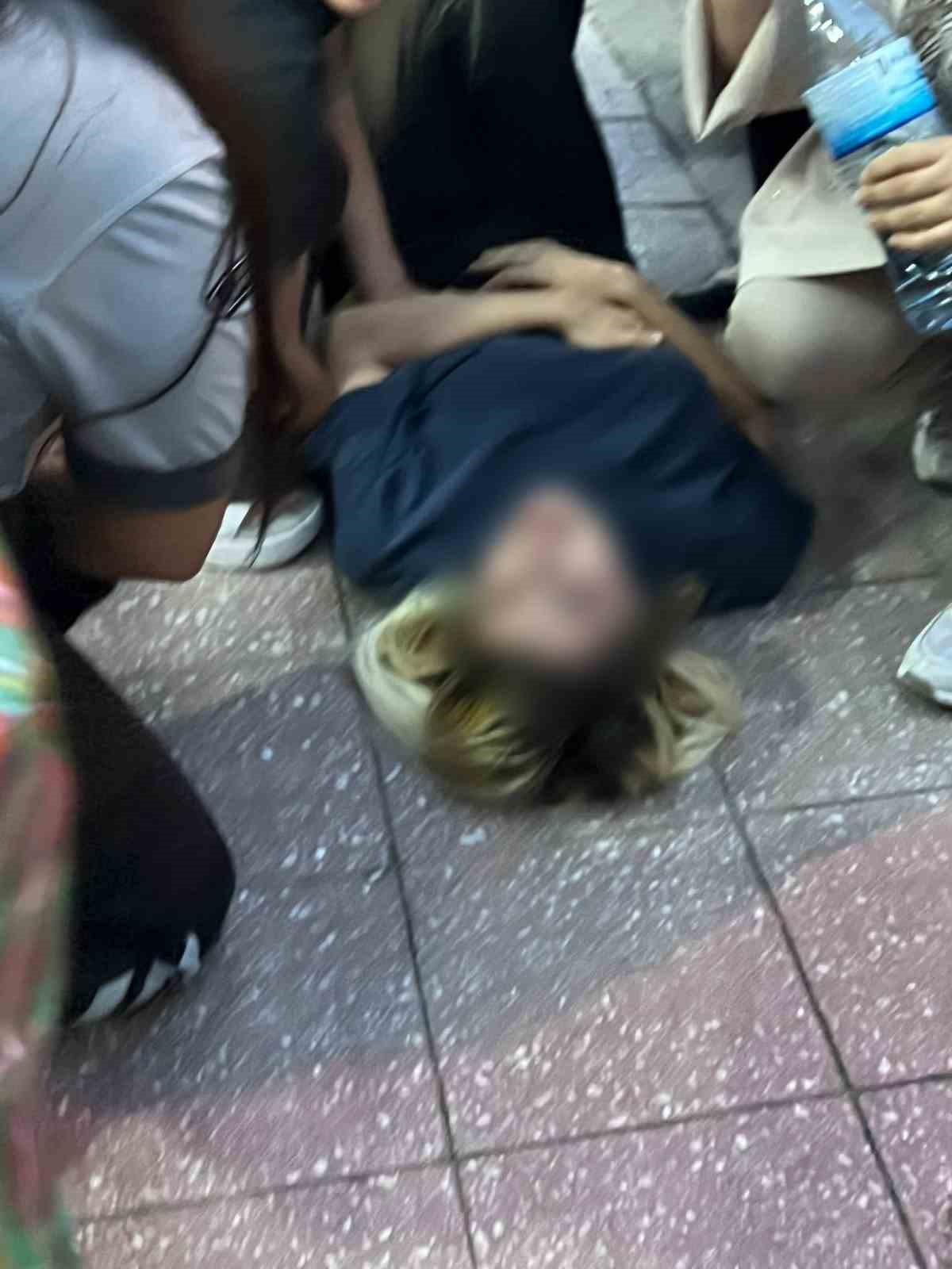 YOLDA YÜRÜRKEN KOCASI TARAFINDAN BIÇAKLANDI