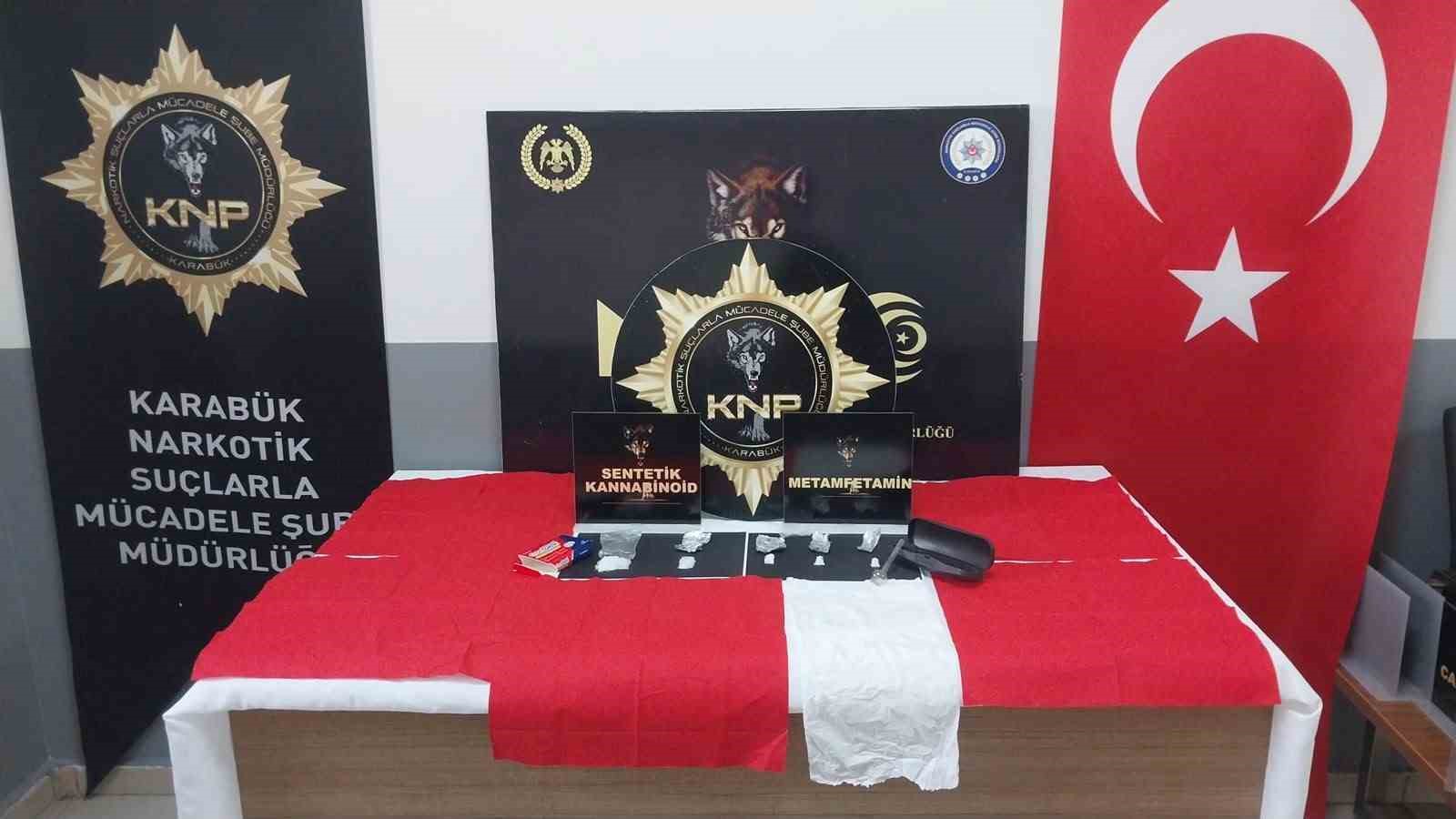 NARKOTİK KÖPEĞİ DORA İZİNİ SÜRDÜ, 3 ZEHİR TACİRİ TUTUKLANDI
