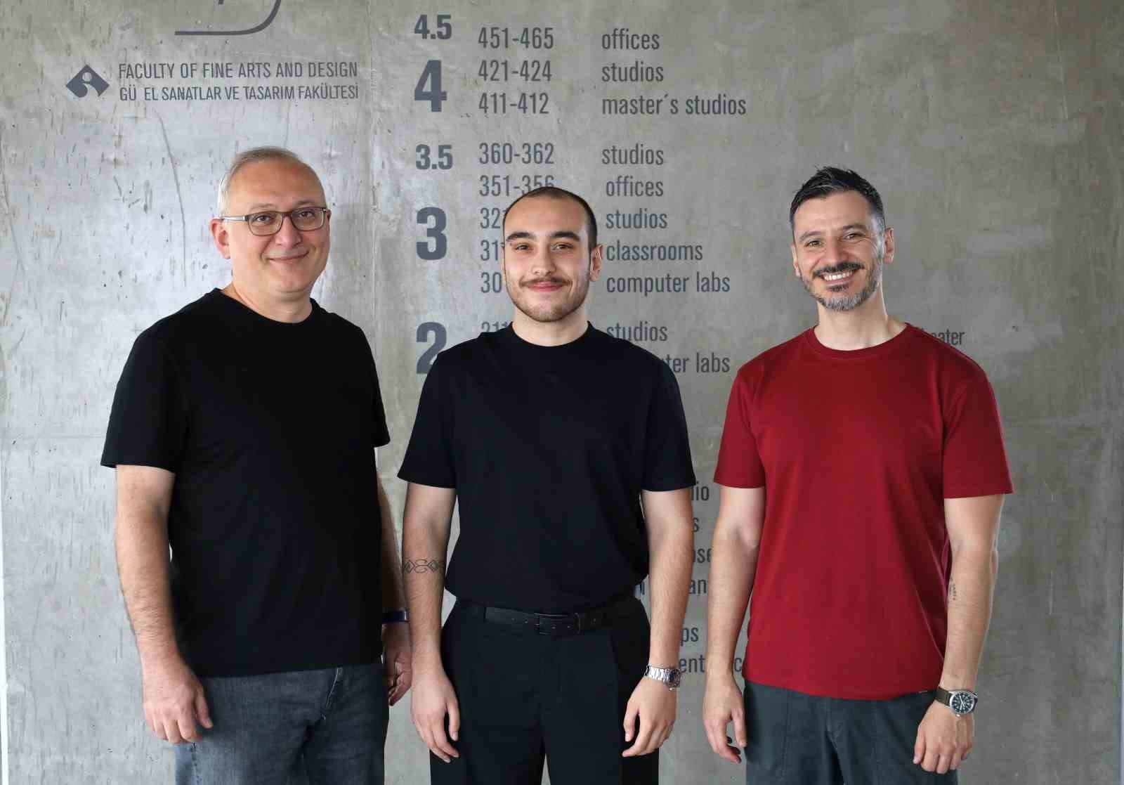 DENİZLERİN DEĞİŞİMİNİ SANATLA ANLATTI