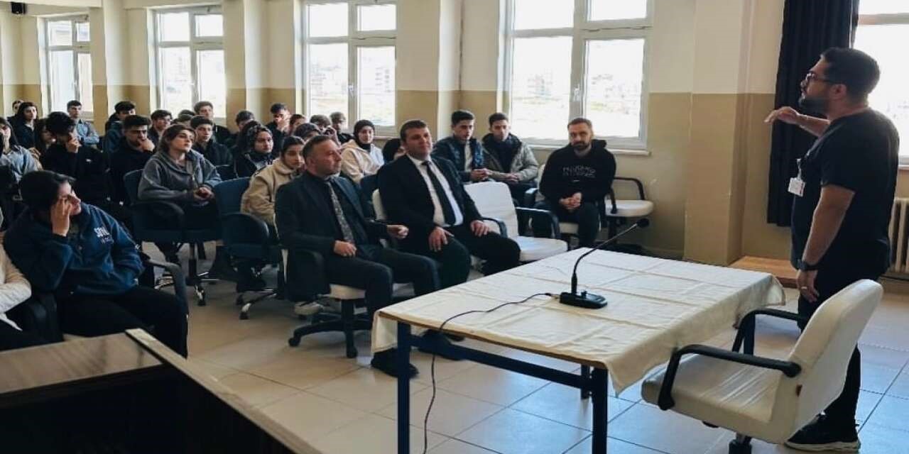 CİZRE’DE GELECEĞİN GENÇLERİNE AĞIZ VE DİŞ SAĞLIĞI EĞİTİMİ