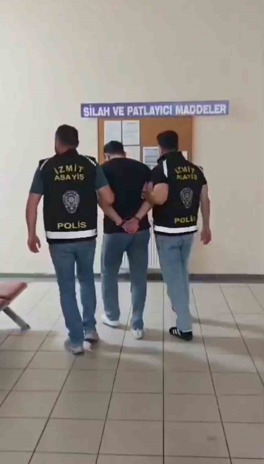 İZMİT’TE 21 YIL HAPİS CEZASI BULUNAN ŞÜPHELİ YAKALANDI