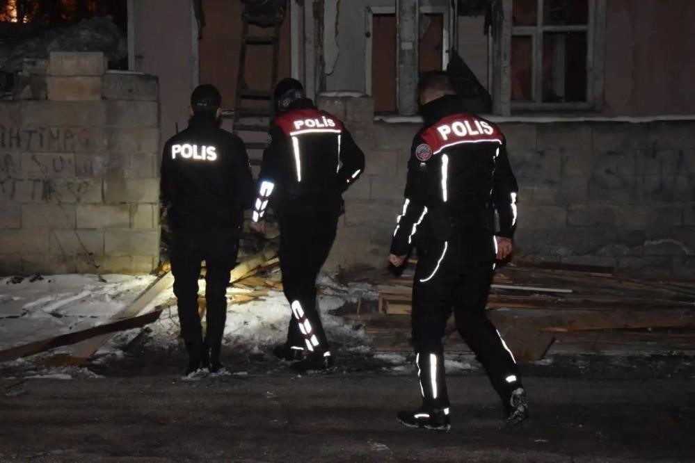 ERZİNCAN’DA ARANAN 35 ŞÜPHELİ YAKALANDI