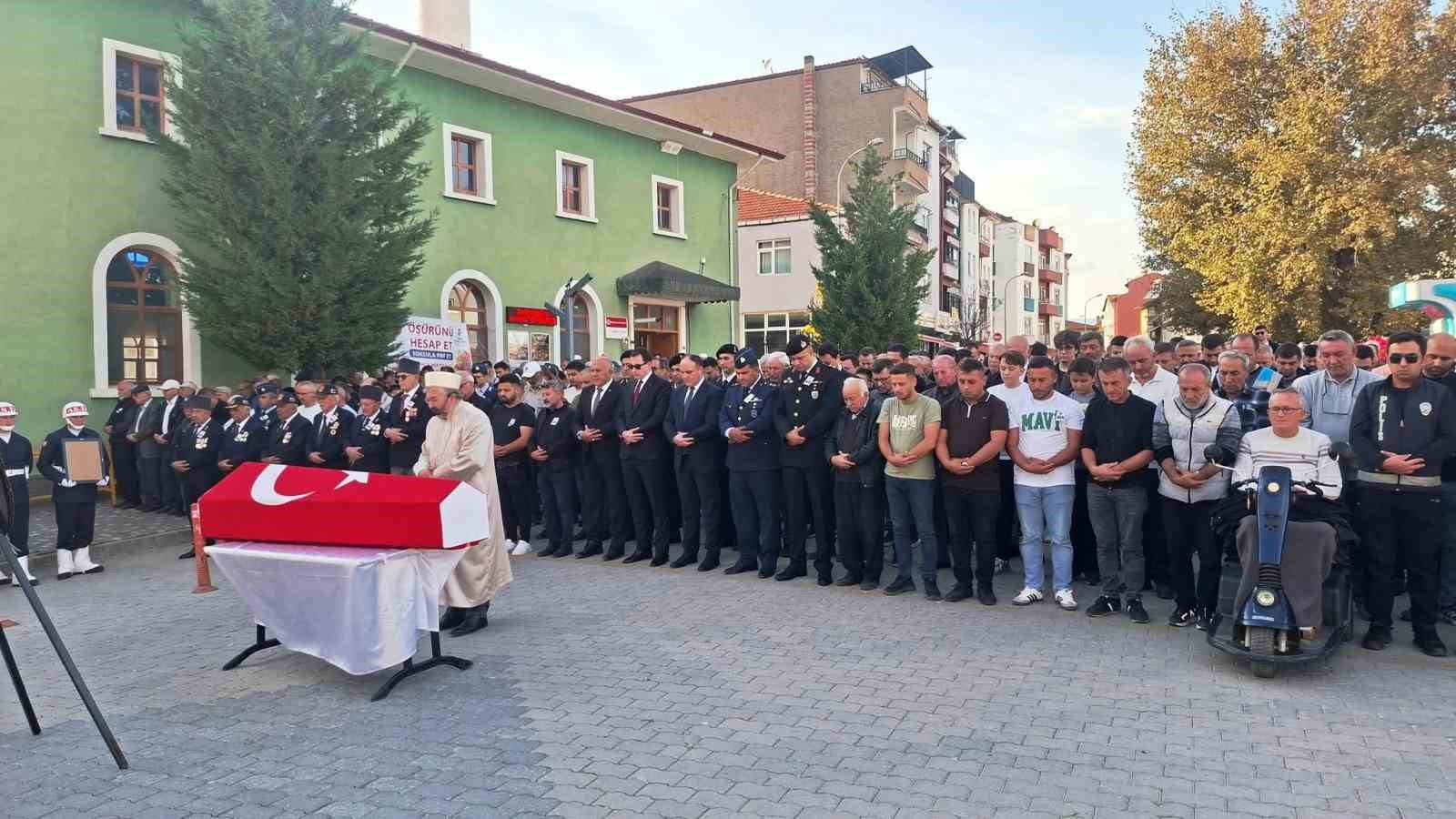 HİSARCIK’TA KIBRIS GAZİSİ MEHMET ŞENER SON YOLCULUĞUNA UĞURLANDI