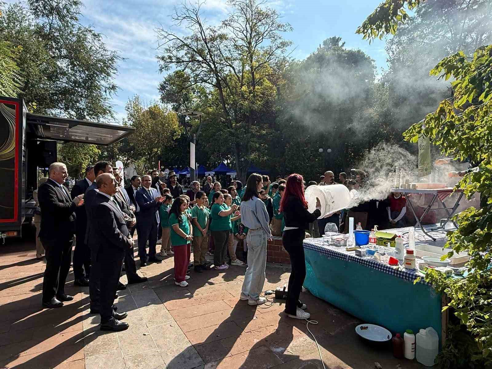 ERZİNCAN’DA BİLİM ŞENLİĞİ DÜZENLENDİ