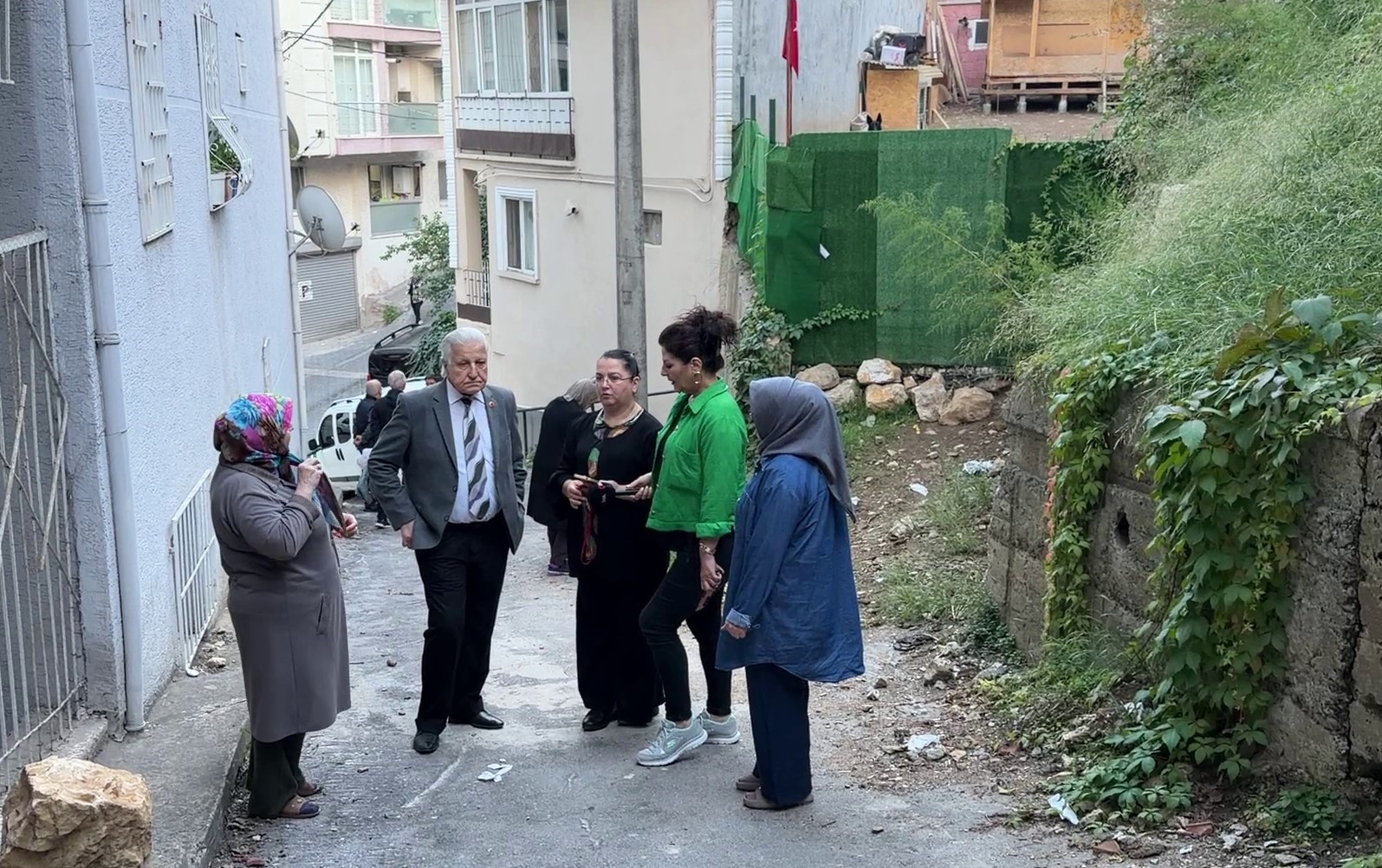 KÖPEK ÇİFTLİĞİ MAHALLEYİ AYAĞA KALDIRDI