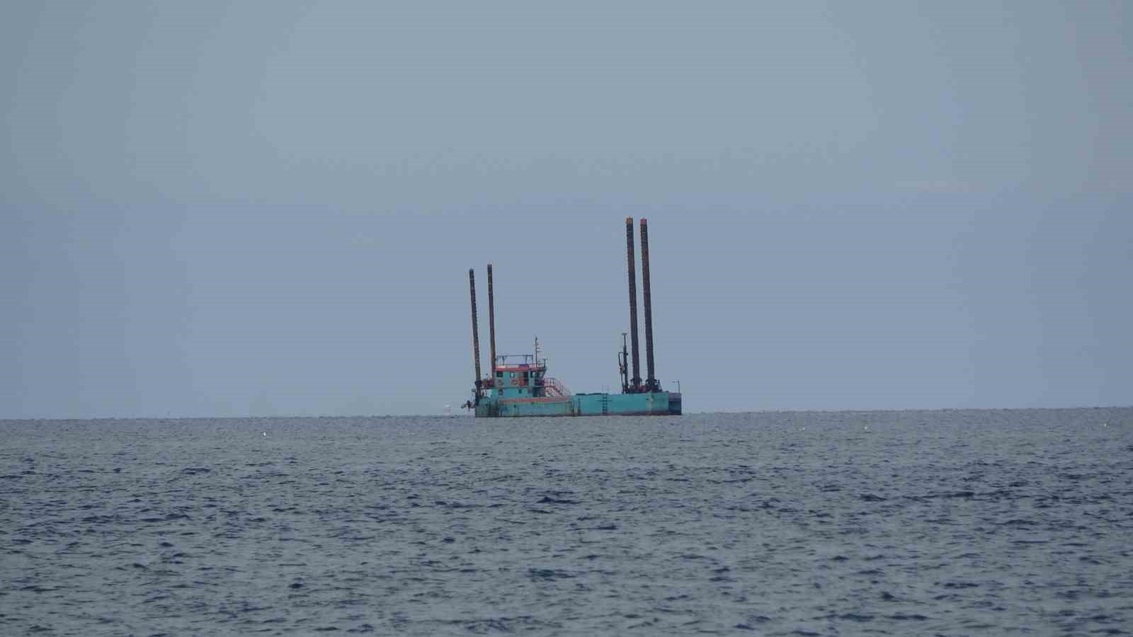 YENİ TRABZON HAVALİMANI İÇİN DENİZDE SONDAJ, KARADA DOLGU ÇALIŞMALARI BAŞLADI