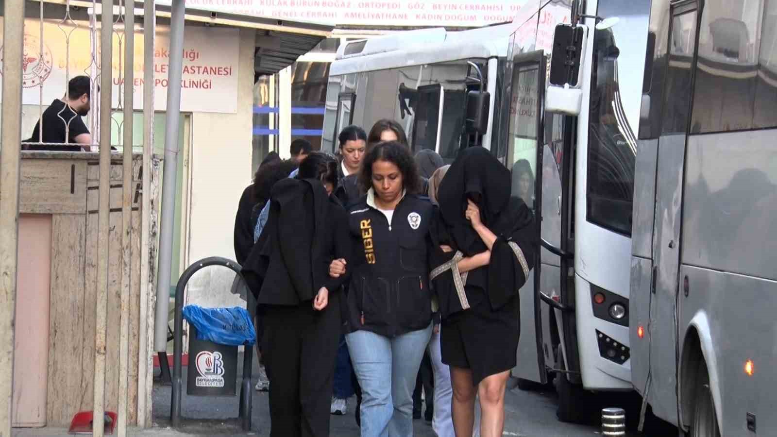 İSTANBUL’DA ULUSLARARASI DOLANDIRICILIK ŞEBEKESİNE OPERASYON: 62 ŞÜPHELİ ADLİYEYE SEVK EDİLDİ