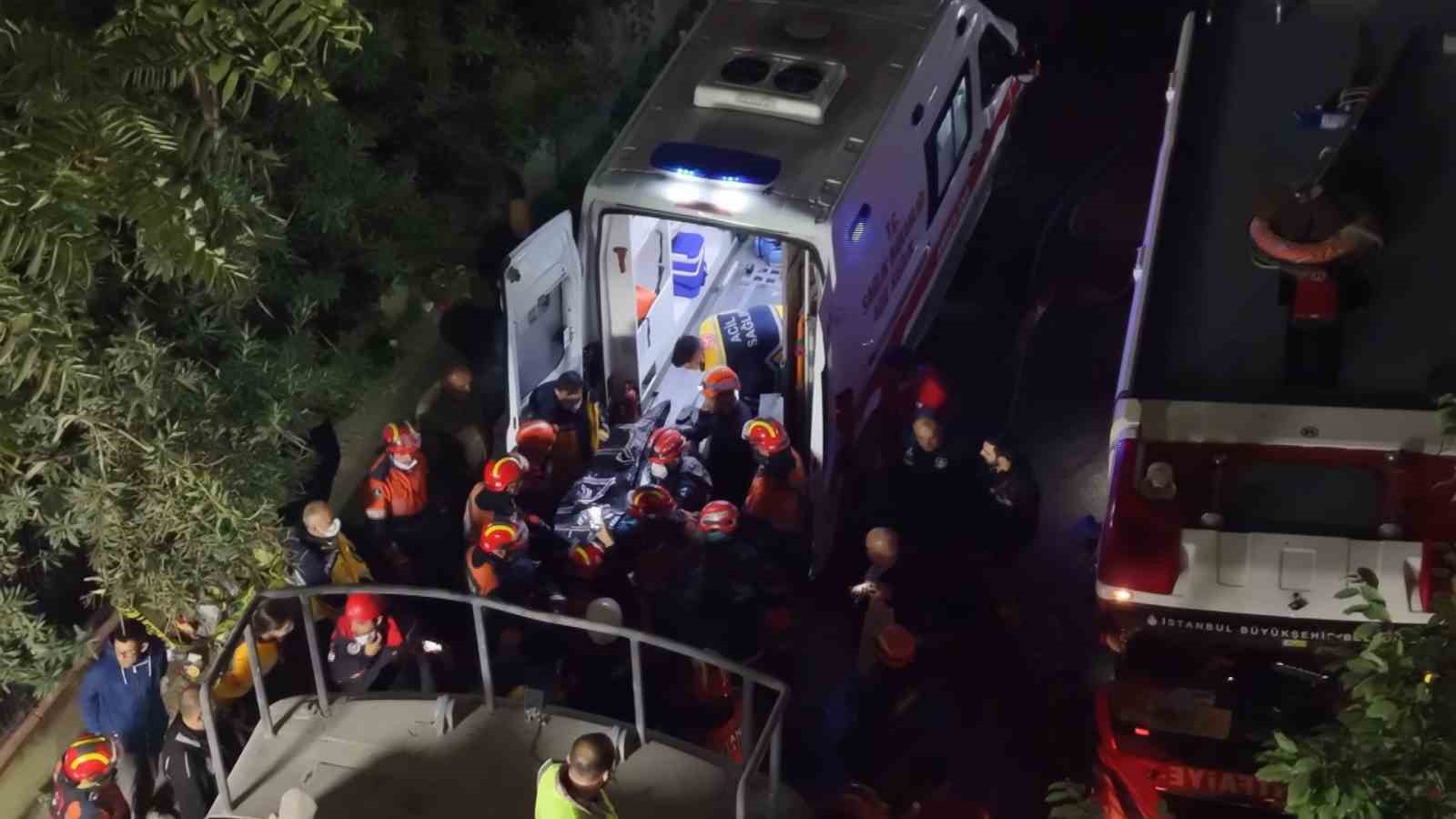 MALTEPE’DE ÇÖKEN BİNANIN ENKAZINDAN SON KİŞİ 25 SAAT SONRA ÇIKARILDI