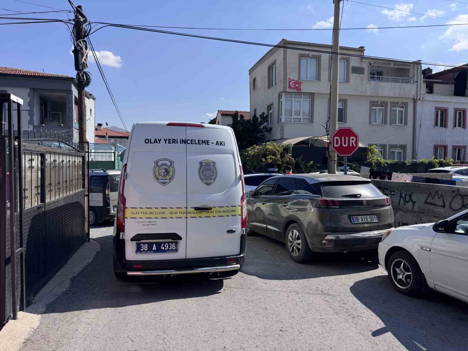 48 YAŞINDAKİ ADAM HAYATINA SON VERDİ