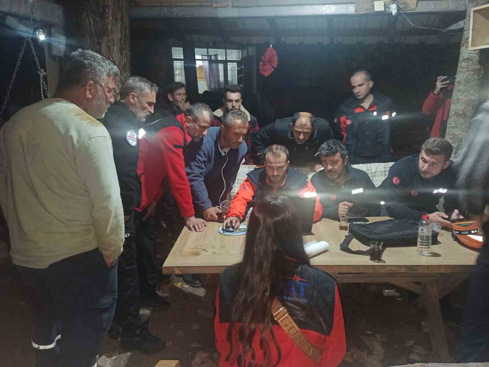 İKİ GÜNDÜR HABER ALINAMAYAN YAŞLI KADIN İÇİN 200 KİŞİLİK EKİP SEFERBER OLDU