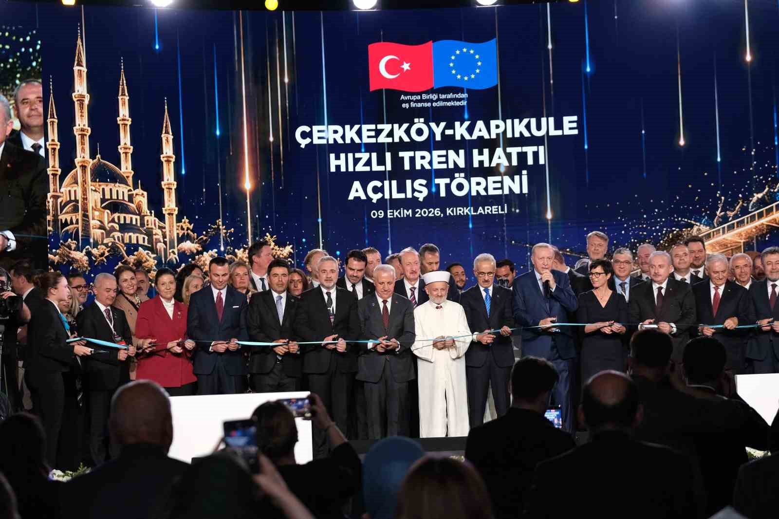 CUMHURBAŞKANI ERDOĞAN: "MUHALEFET PARA KULELERİNİN HESABINI VERSİN"