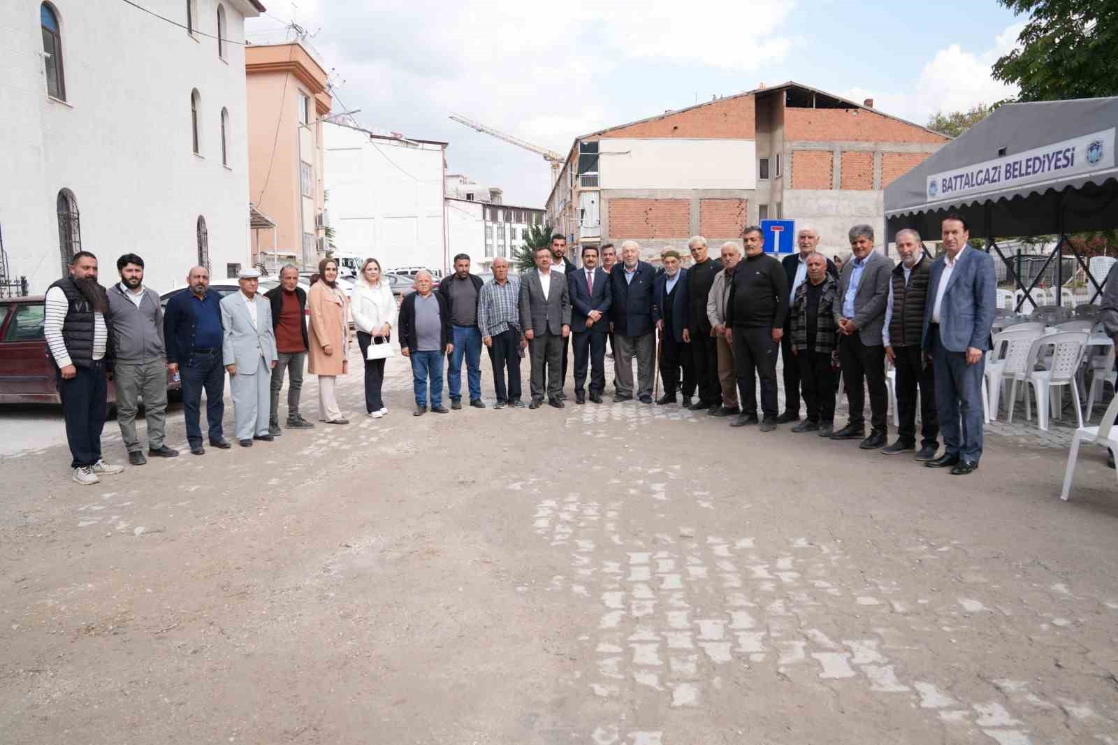 BAŞKAN TAŞKIN, NURİYE MAHALLESİ’NDE VATANDAŞLARIN TALEPLERİNİ DİNLEDİ