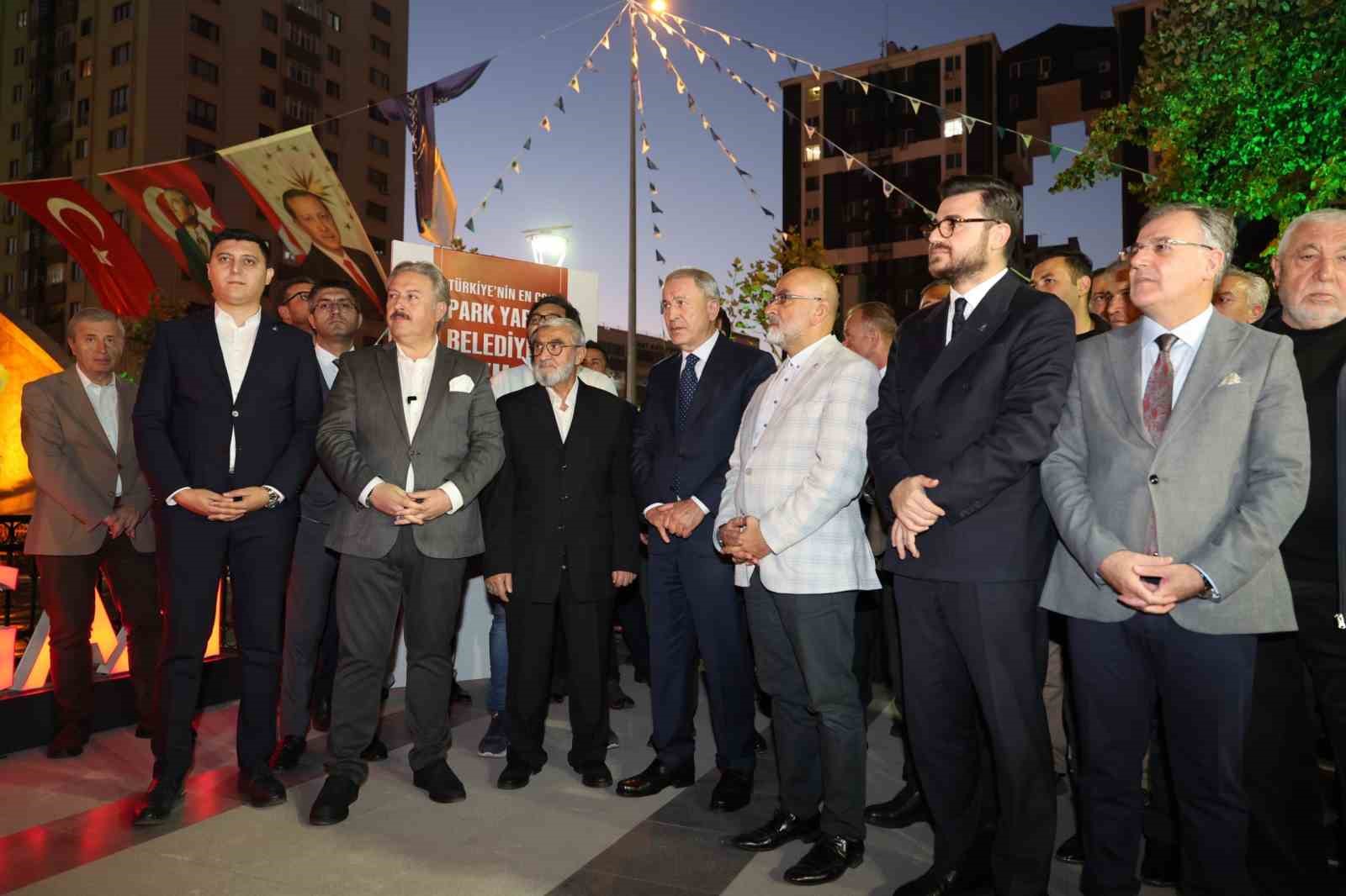 BAŞKAN PALANCIOĞLU VEFAT EDEN ÖZEL KALEM MÜDÜRÜNÜN İSMİ VERİLEN PARKIN AÇILIŞINDA DUYGUSAL ANLAR YAŞADI