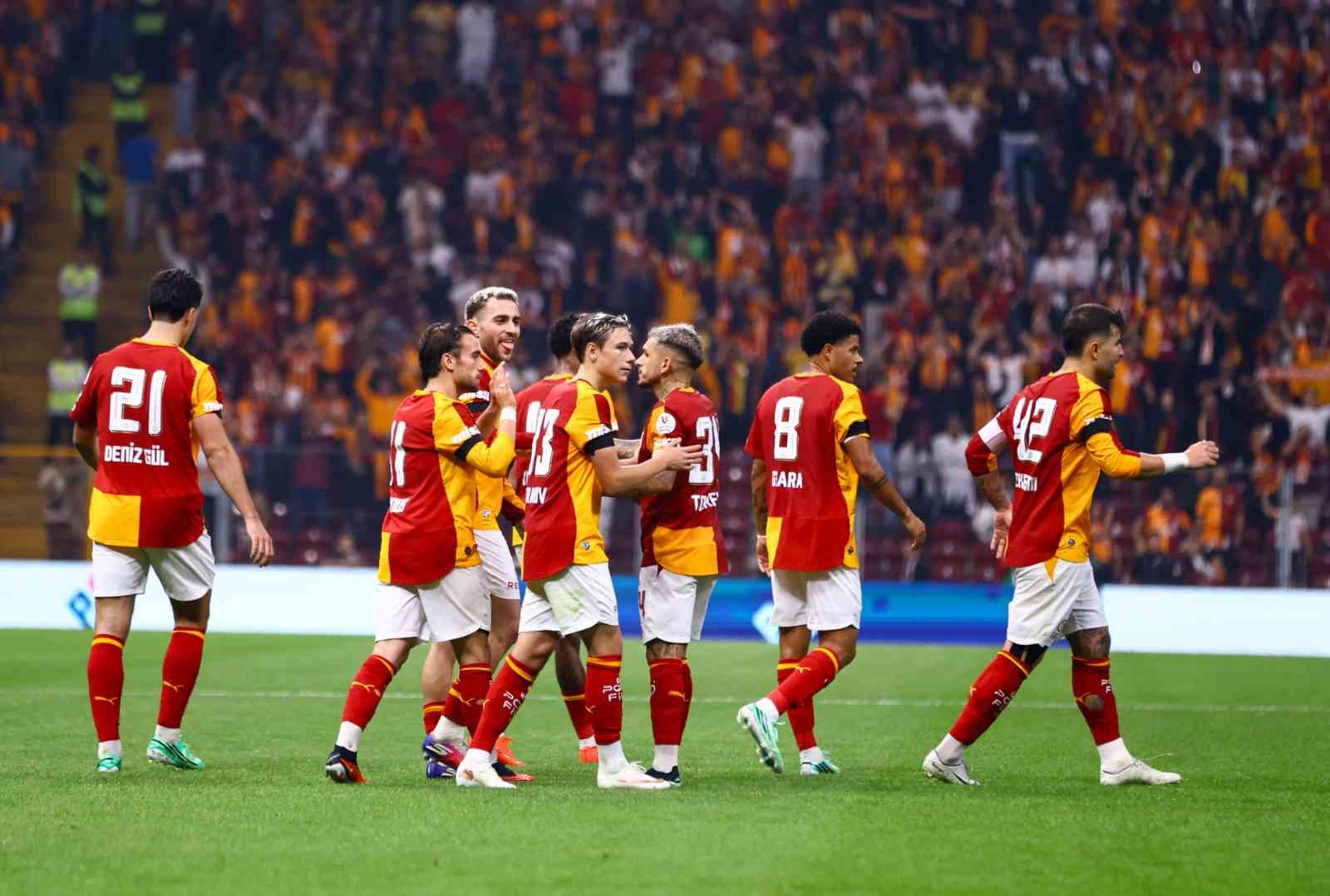 GALATASARAY EVİNDEKİ YENİLMEZLİĞİNİ 39 MAÇA ÇIKARDI
