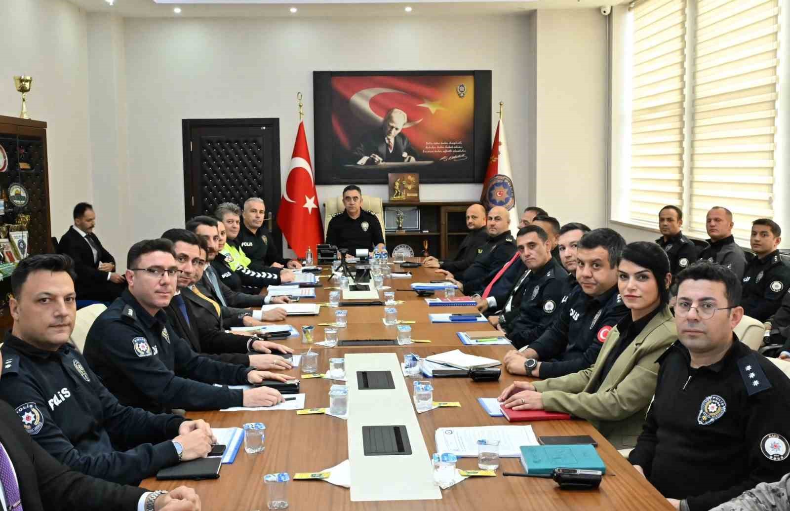 KARS’TA EĞİTİM-ÖĞRETİM YILI GÜVENLİK TOPLANTISI