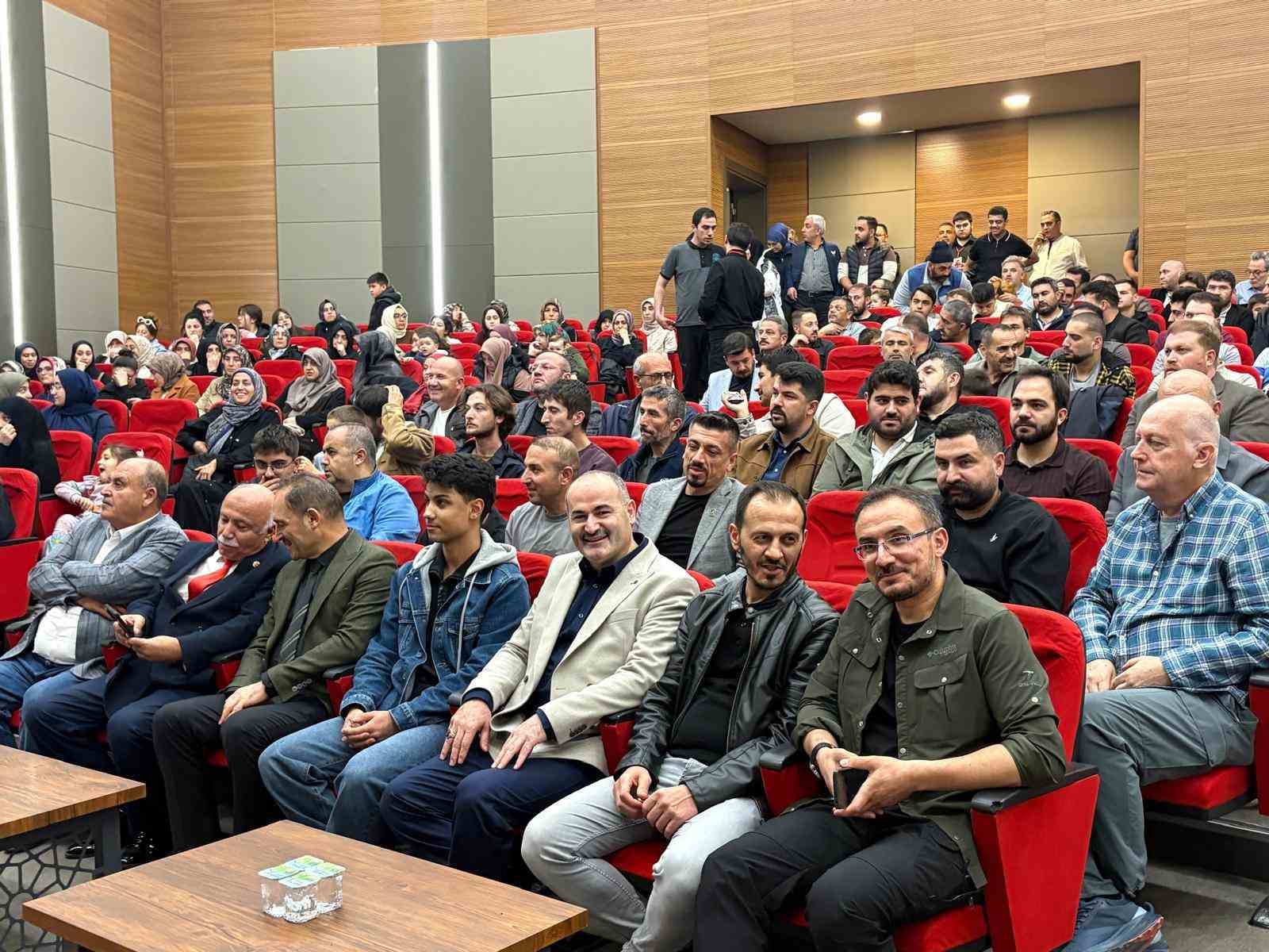 KAYSERİ’DE ‘İNSAN NE İÇİN YAŞAR?’ SEMİNERİ DÜZENLENDİ