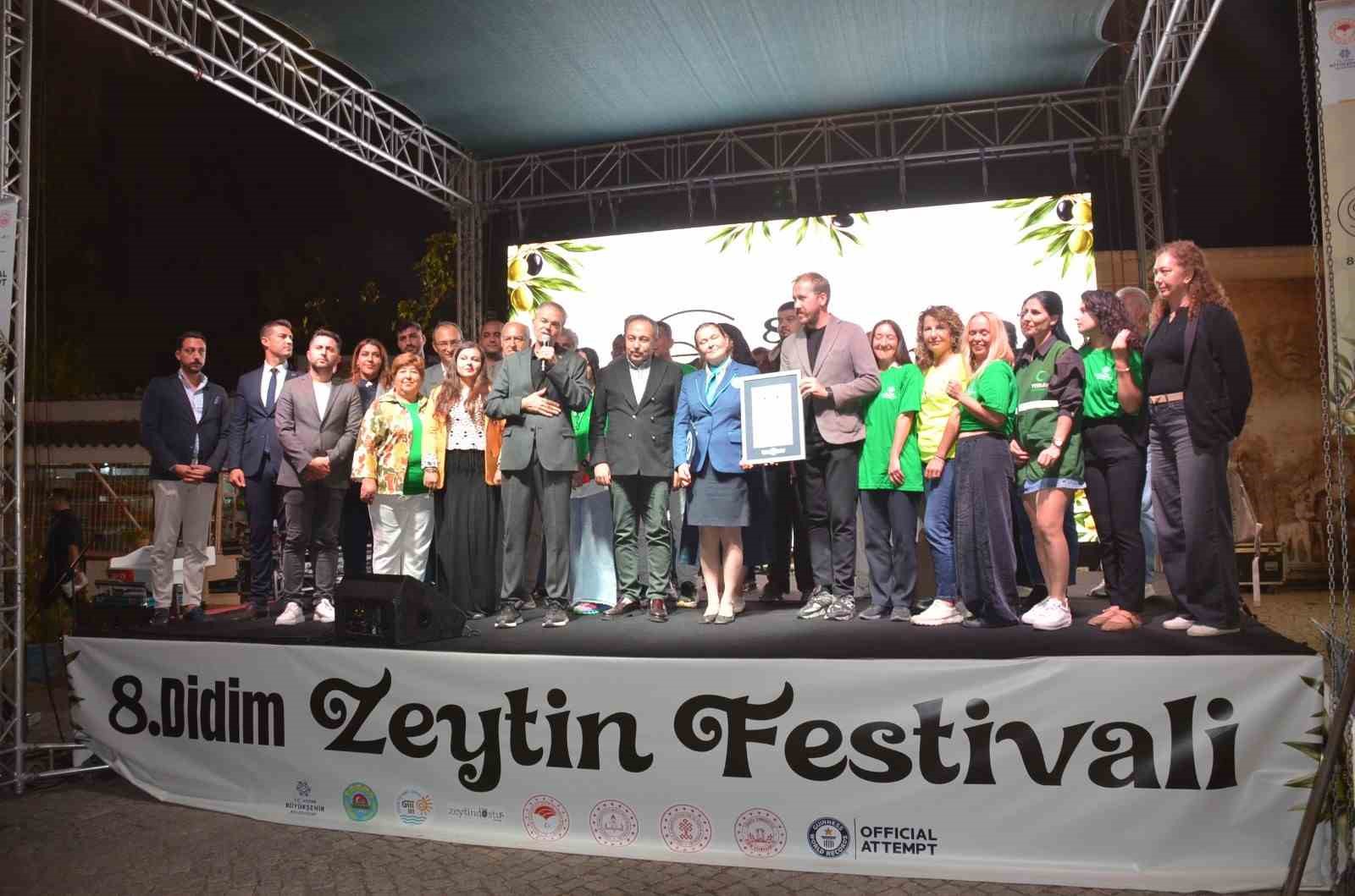 DİDİM’DE ZEYTİNYAĞIYLA ’GUİNNESS REKOR’ DENEMESİ KIRILDI