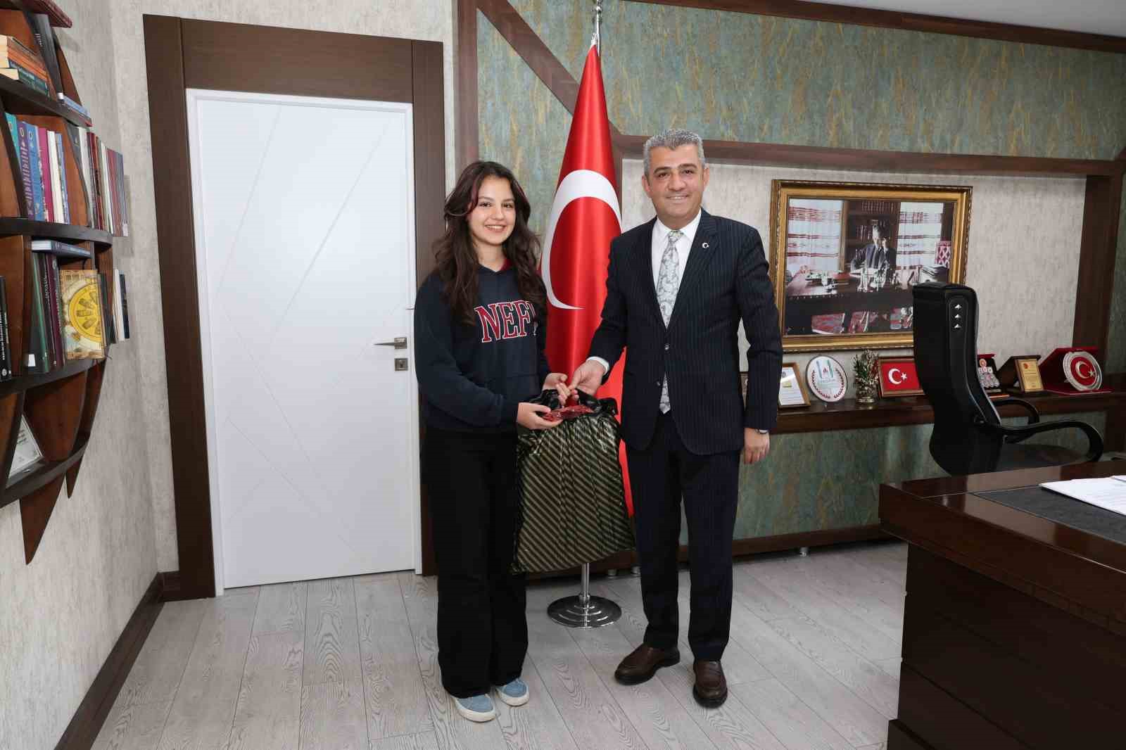 DÜNYA ÜÇÜNCÜLÜĞÜYLE GURURLANDIRAN BAŞARI