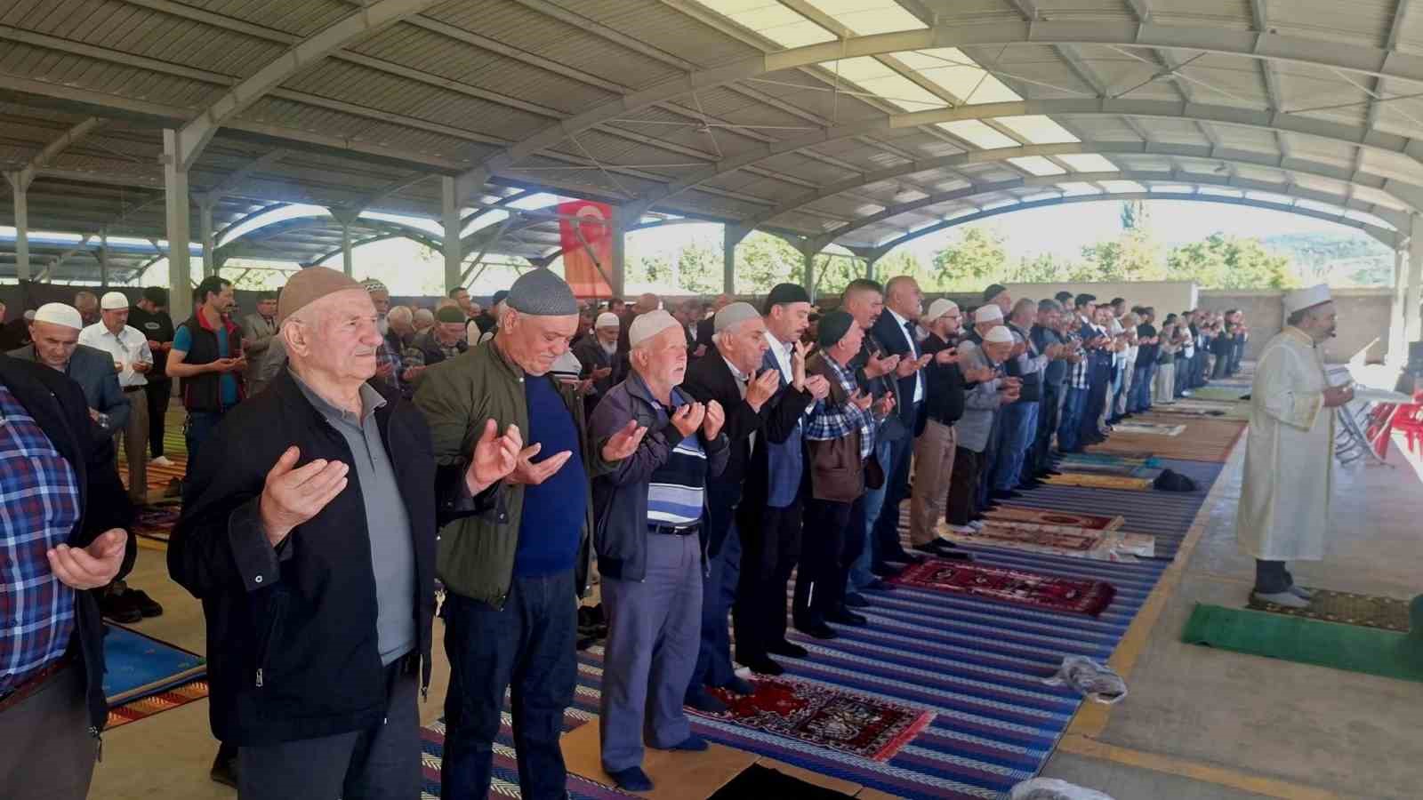 HİSARCIK’TA HAK’KA ŞÜKÜR VE YAĞMUR DUASI GELENEĞİ YAŞATILDI