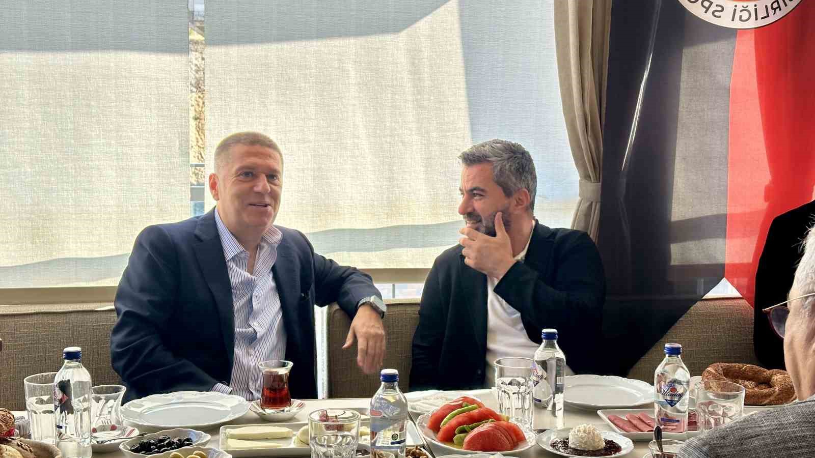 GENÇLERBİRLİĞİ İLE AMED SPORTİF FAALİYETLER YÖNETİCİLERİ KAHVALTIDA BİR ARAYA GELDİ