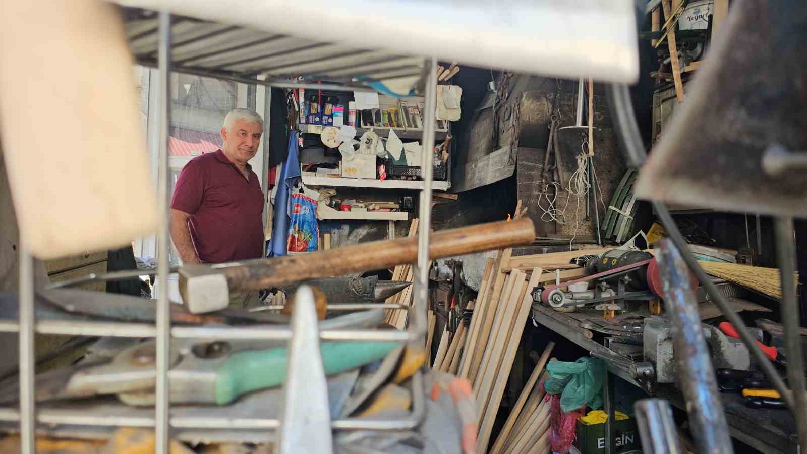 40 YILLIK MESLEĞİN SON USTALARI, ZANAATI YAŞATACAK KİMSE BULAMIYOR