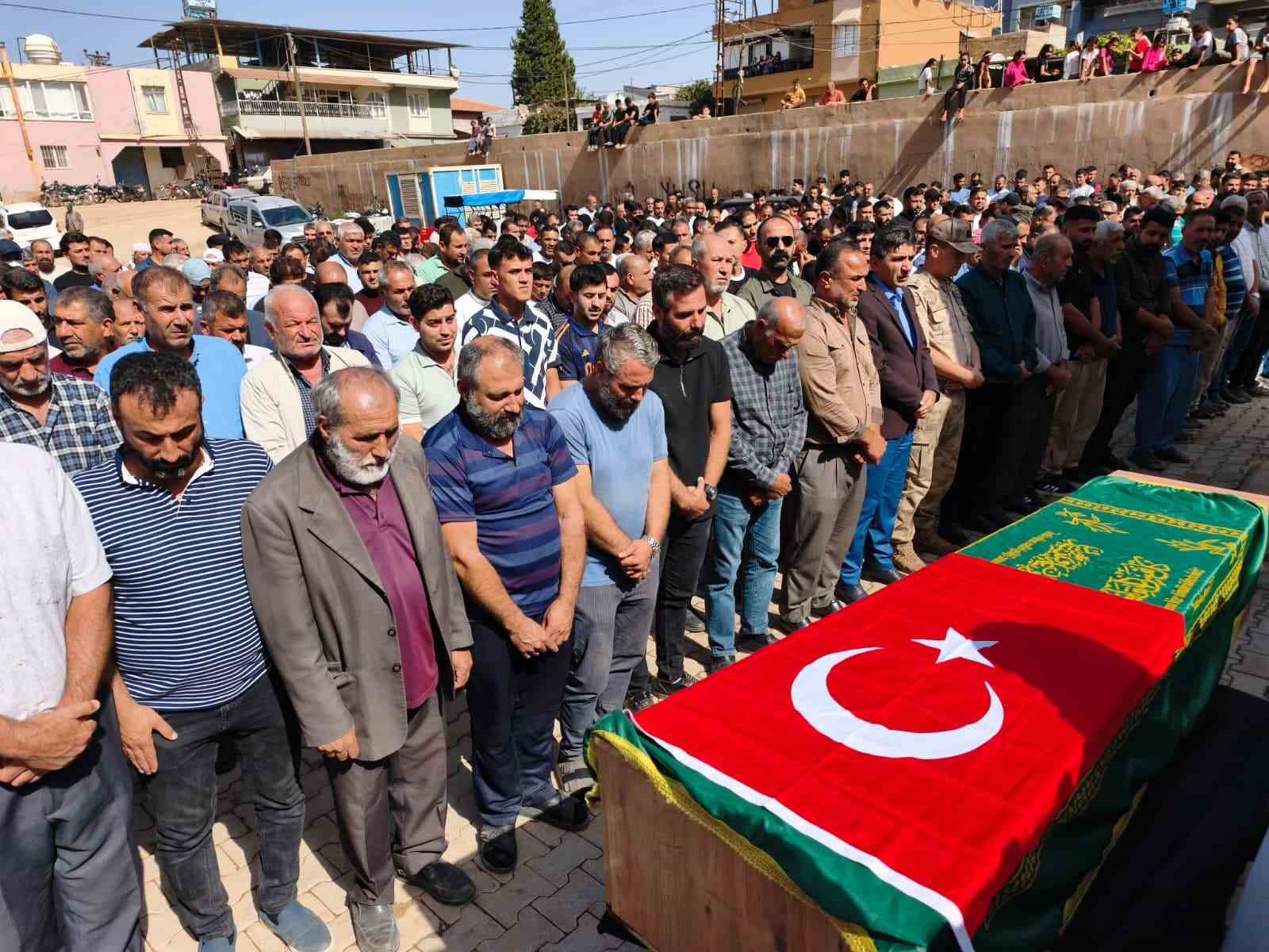 EŞİ 3. ÇOCUKLARINA HAMİLE OLAN GENÇ ADAMIN GÜNLER SONRA BULUNAN NAAŞI, KENDİSİYLE BİRLİKTE CAN VEREN KARDEŞİNİN YANINA DEFNEDİLDİ