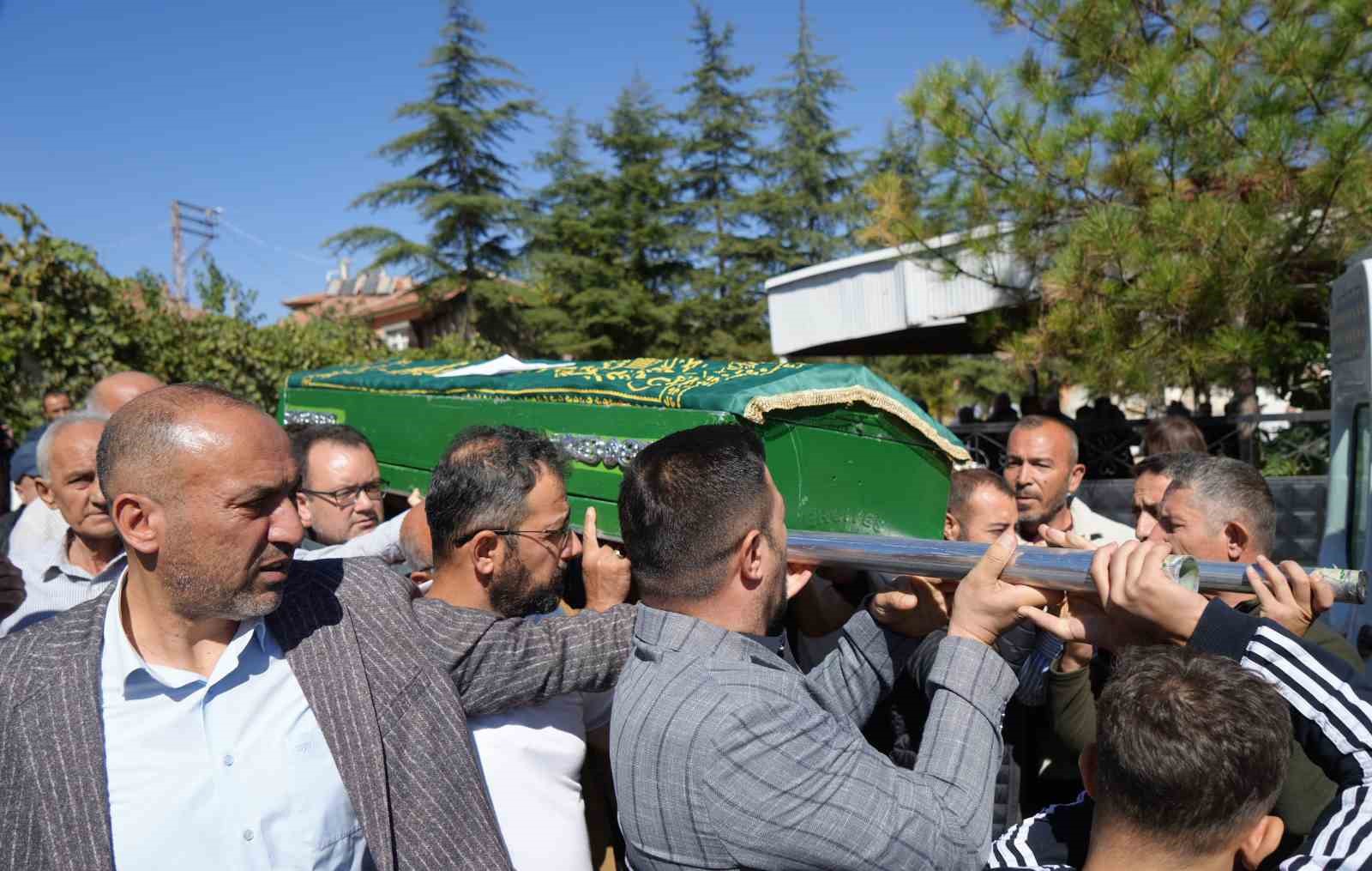 10 YIL SONRA AYNI ŞEHİR, AYNI ACI: ŞEHİT POLİSİN KARDEŞİ DE TRAFİK KAZASINDA HAYATINI KAYBETTİ