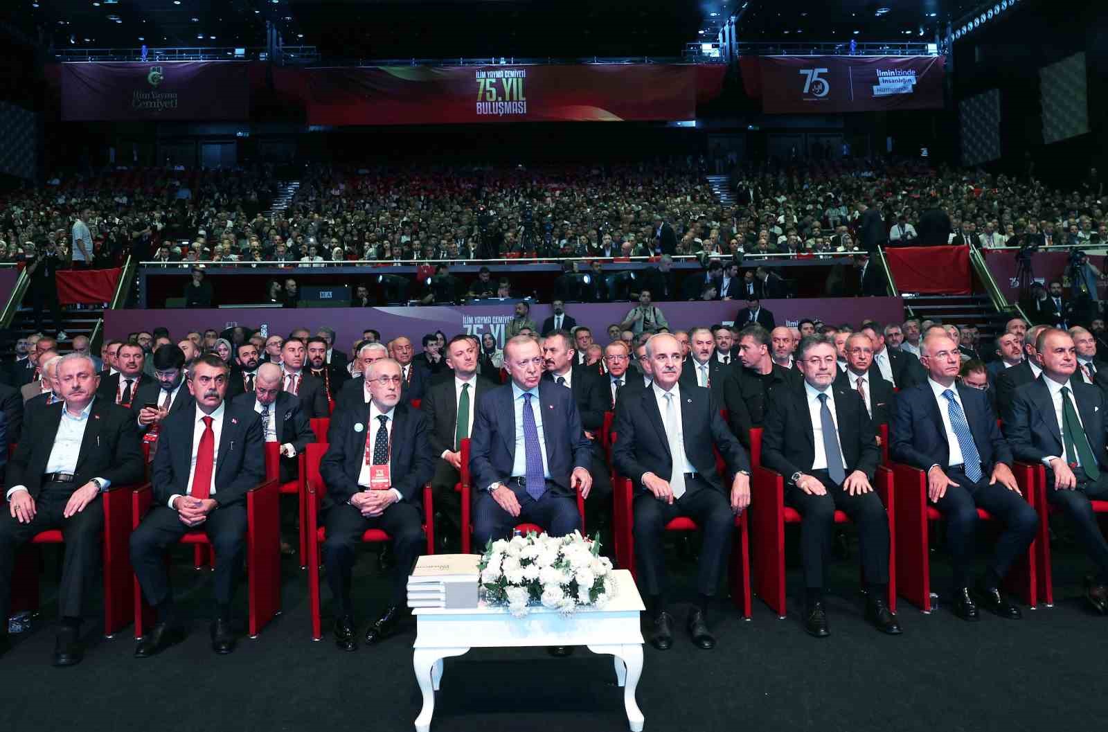 CUMHURBAŞKANI ERDOĞAN: "TEKNO-OLİGARKLAR IRKÇILIĞI KÖRÜKLÜYOR