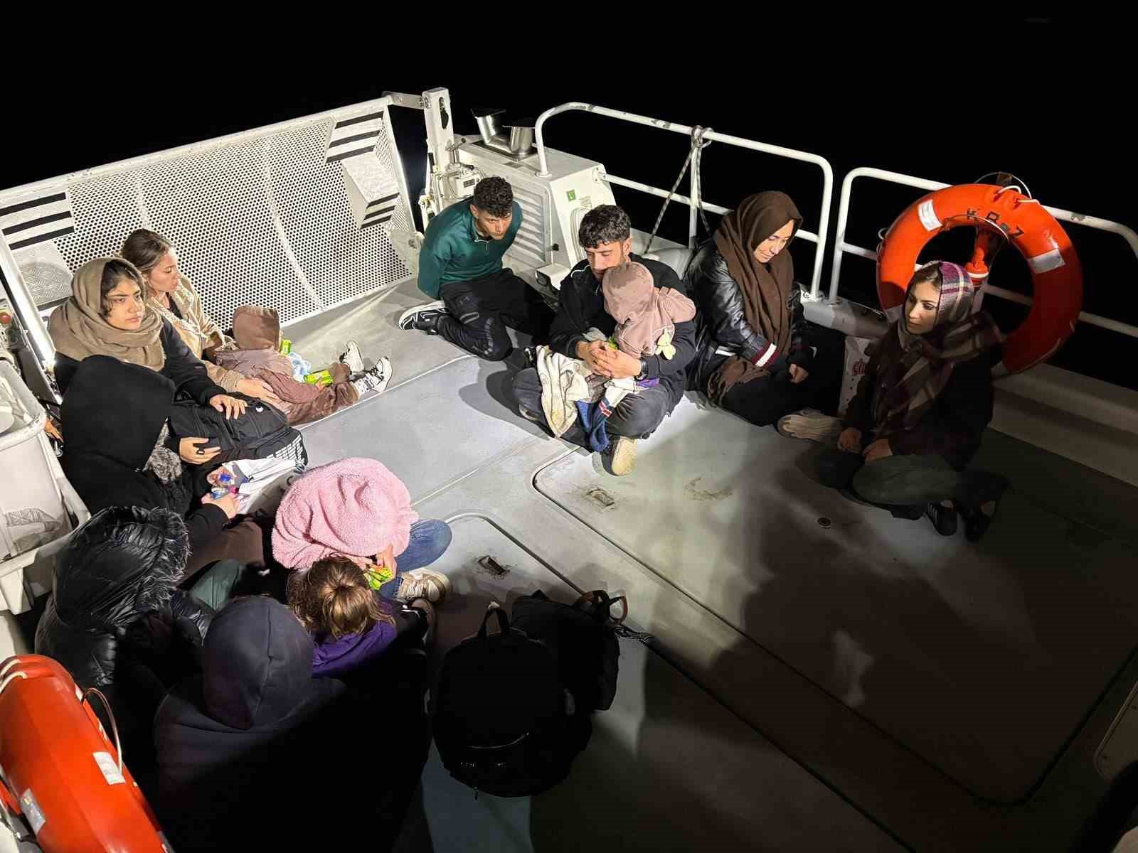 KUCAKLARINDA ÇOCUKLARIYLA YOLA ÇIKAN DÜZENSİZ GÖÇMENLER YAKALANDI
