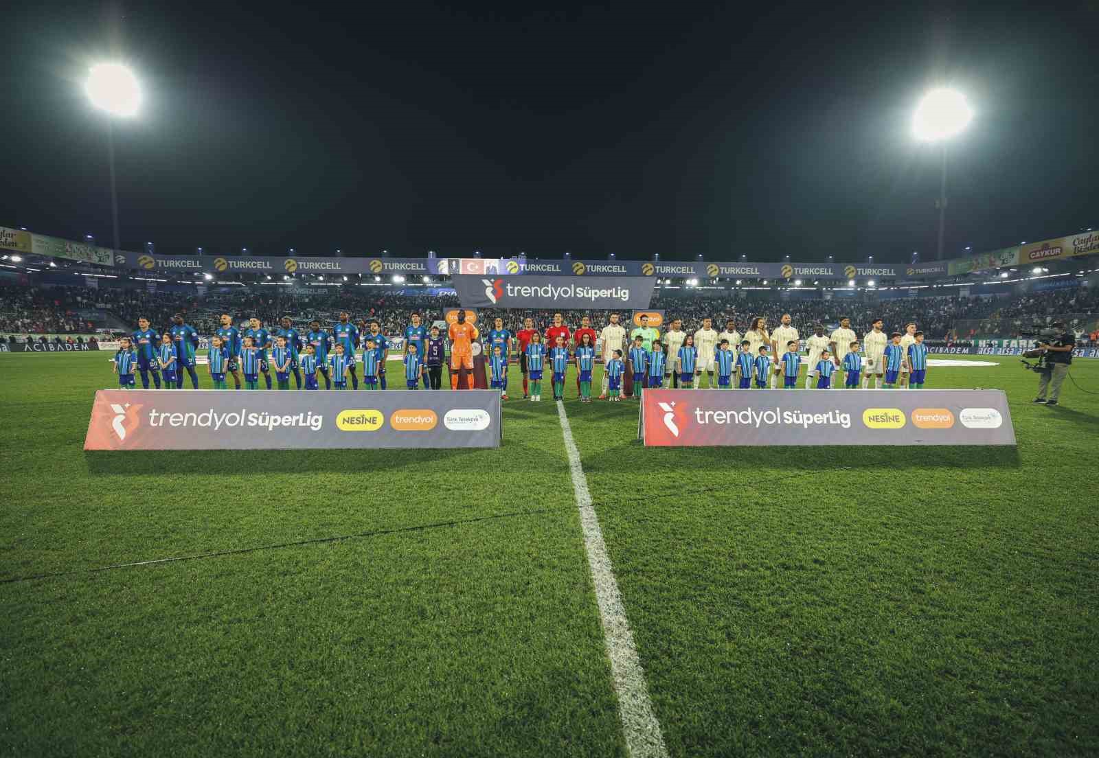 TRENDYOL SÜPER LİG: ÇAYKUR RİZESPOR: 0 - FENERBAHÇE: 1 (MAÇ DEVAM EDİYOR)